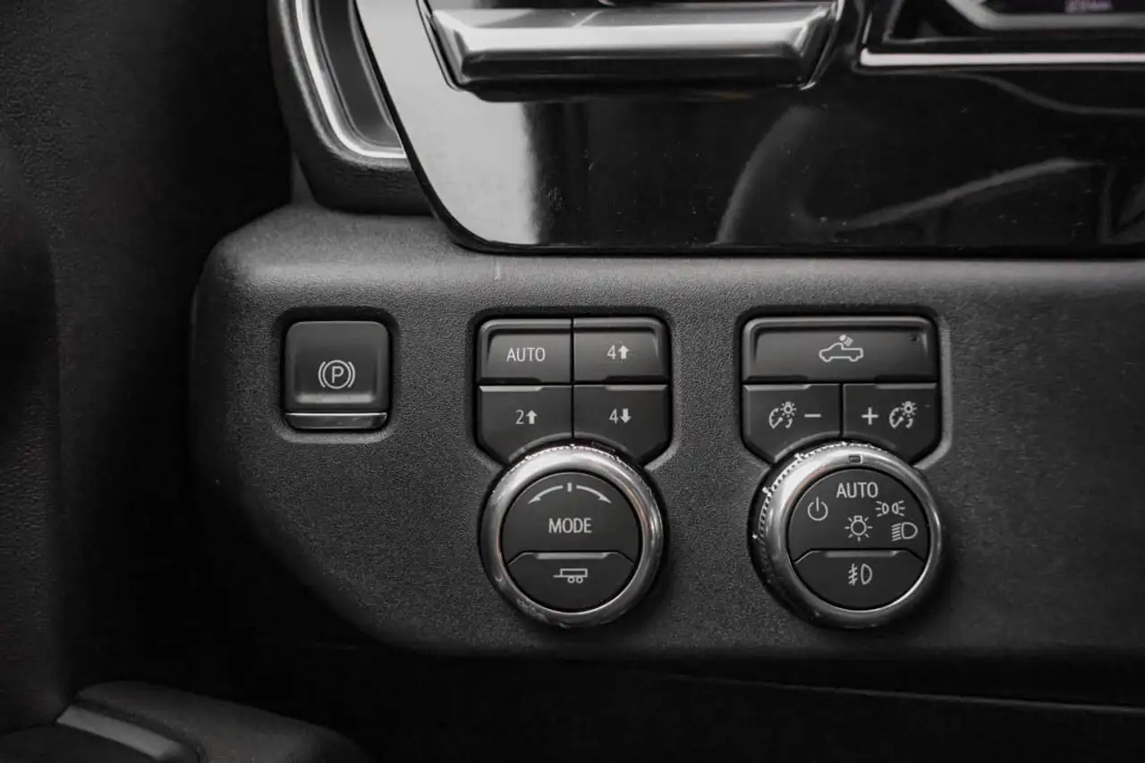 GMC Sierra 3500HD снимка GMC Sierra 3500HD
