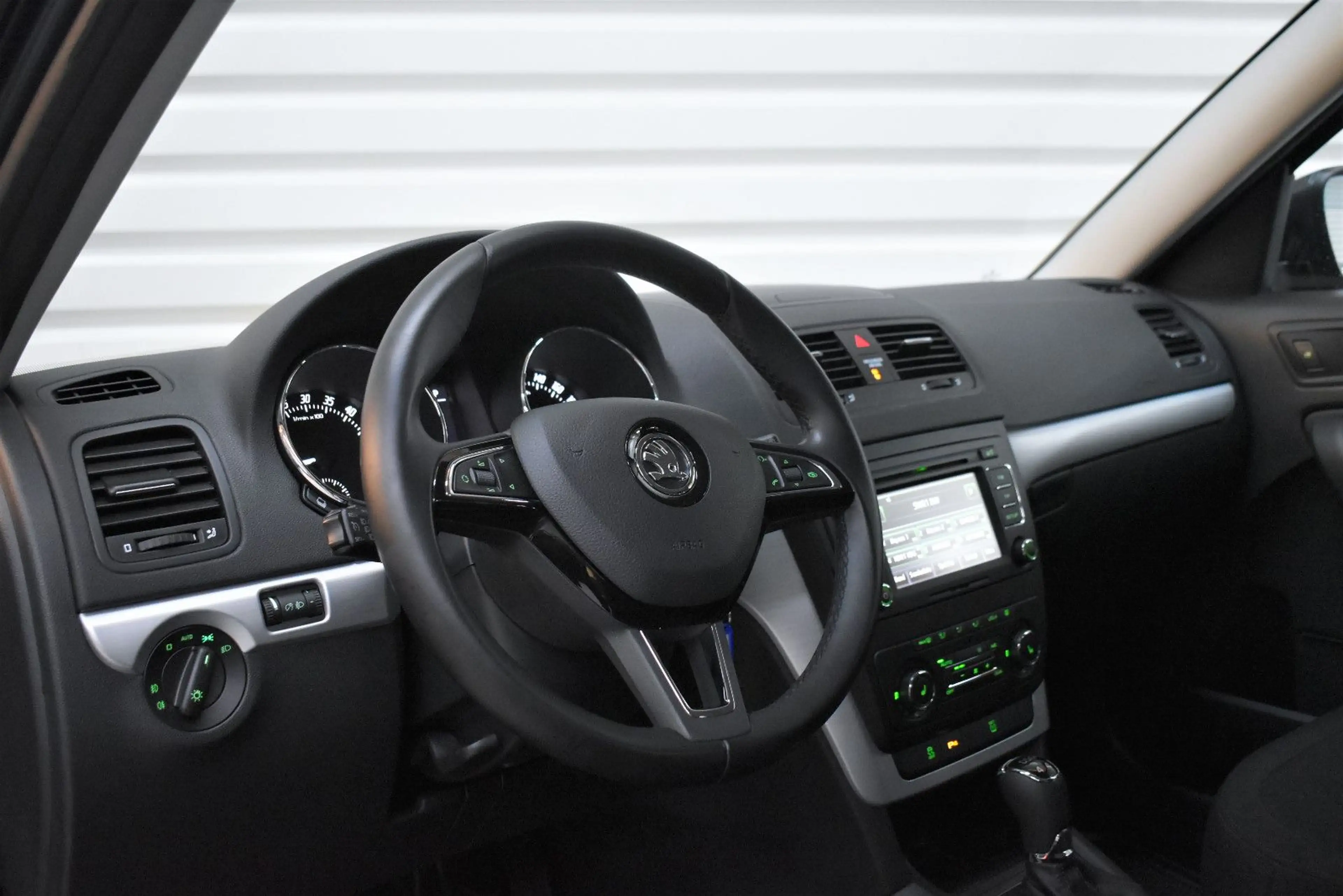 Skoda Yeti Ambition 4x4 Automatik+Sitzheizung+PDC+Temp — photo 7