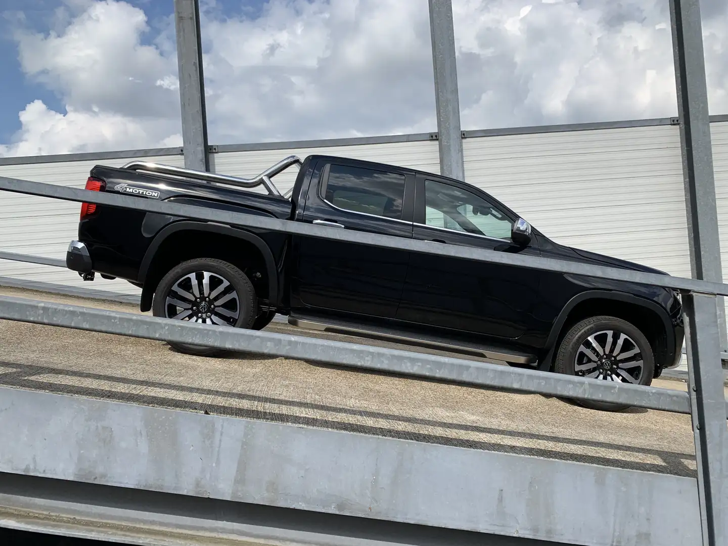 Volkswagen Amarok 3.0 TDI 4Motion Plus Cab (2 zits) Aventura 240PK a Negro - 2