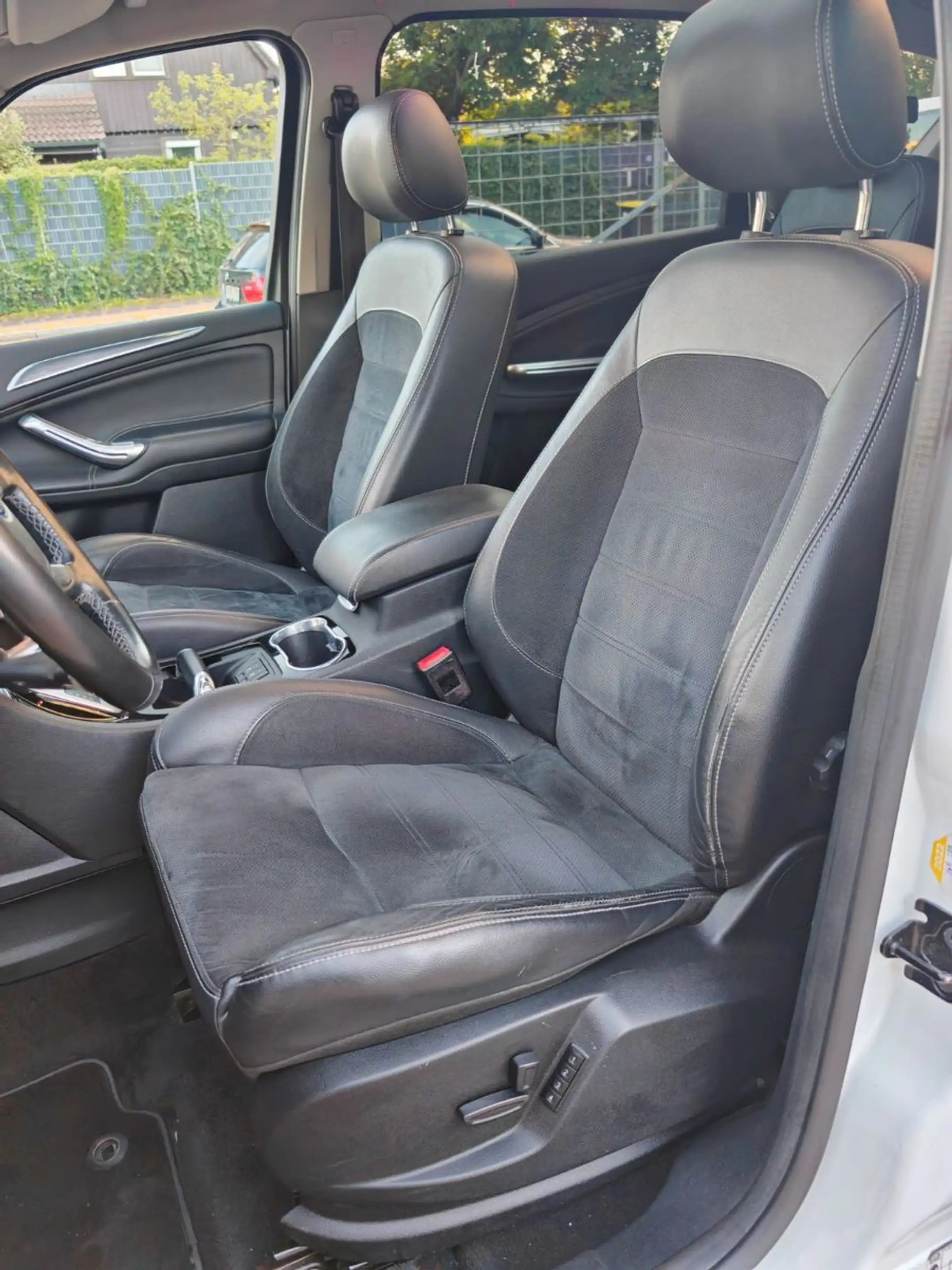 Ford S-Max Titanium 2.2d 147 KW 200 PS Automatik VOLL — photo 15