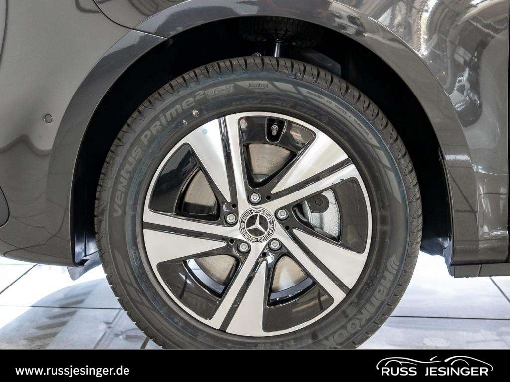 Mercedes-Benz V 220