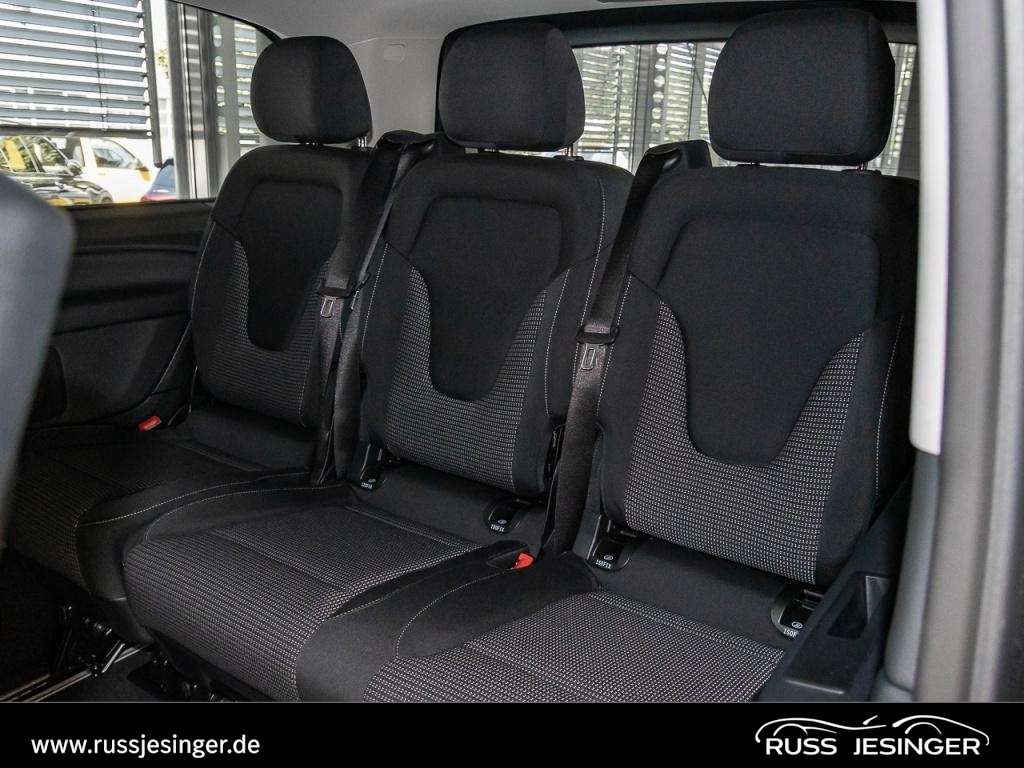 Mercedes-Benz V 220