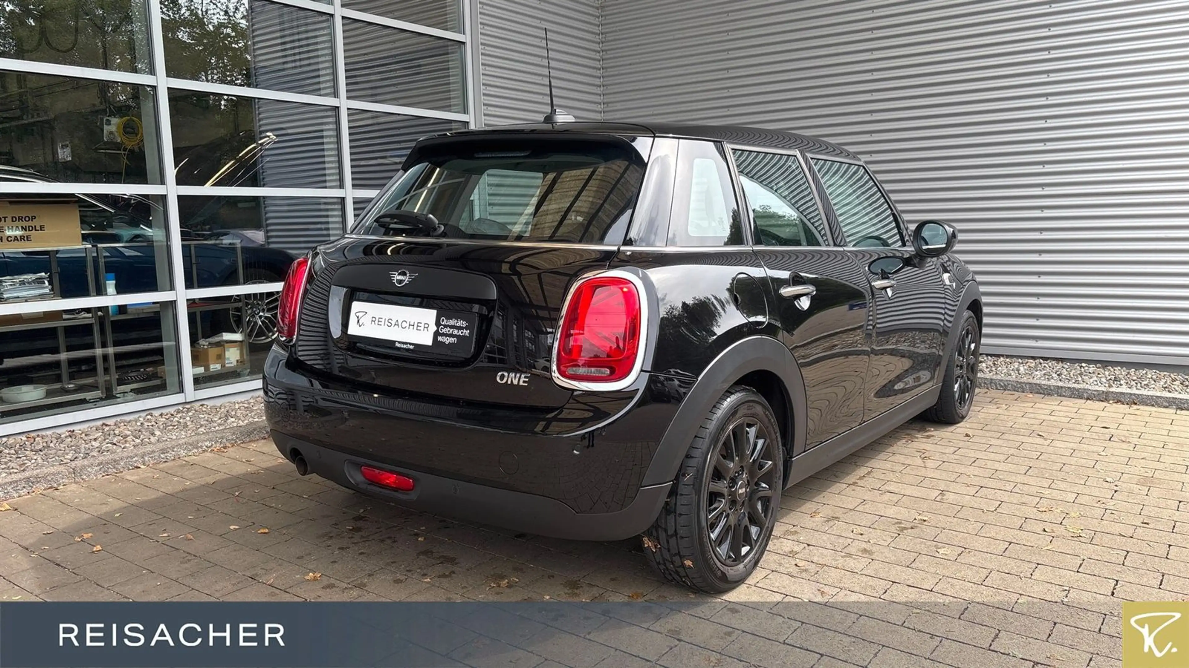 MINI One One 5-türig Navi Leder SpoSi LED PA — photo 2