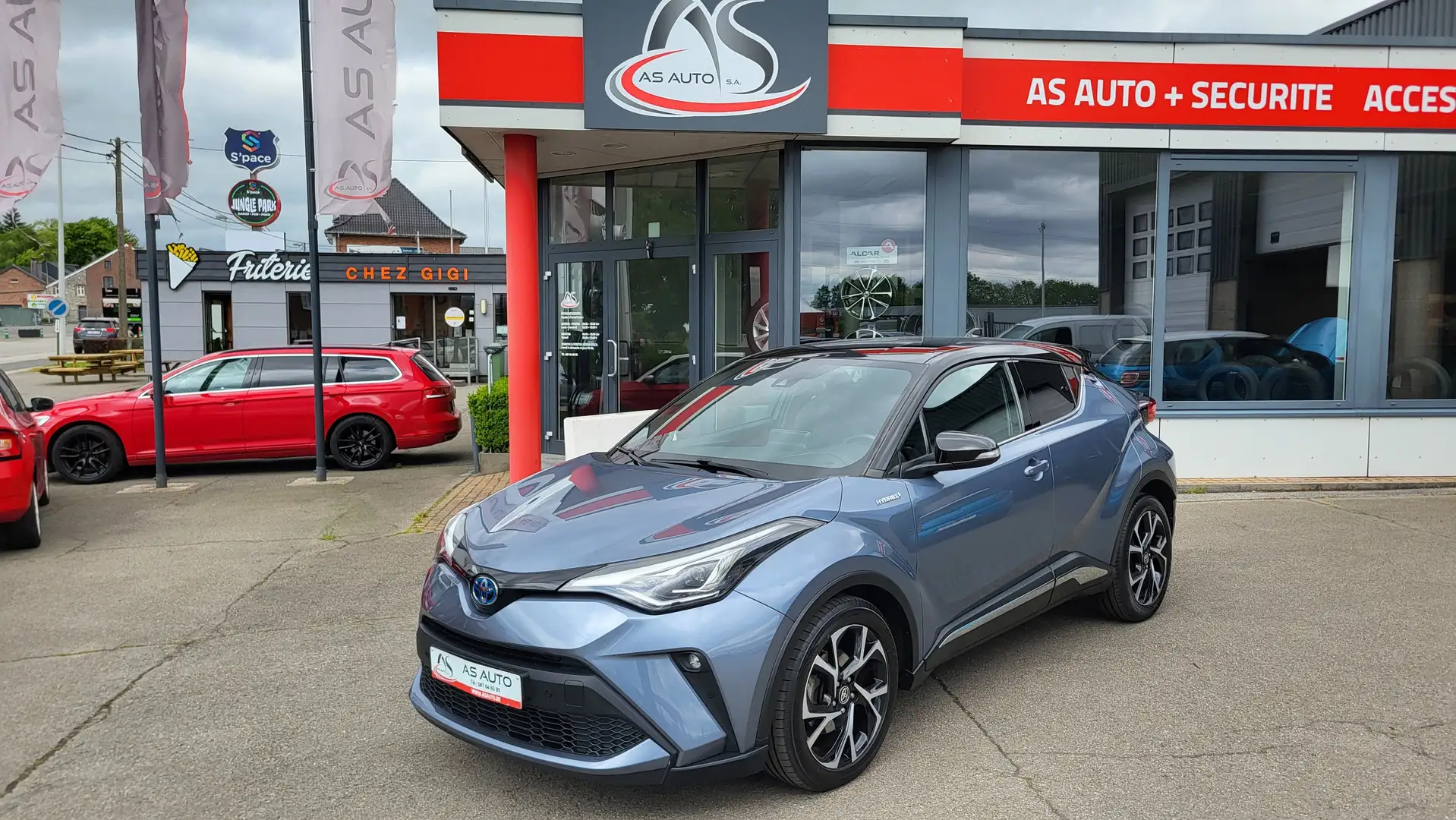 Toyota C-HR 1.8i VVT-i Hybrid C-Lub E-CVT Grijs - 1
