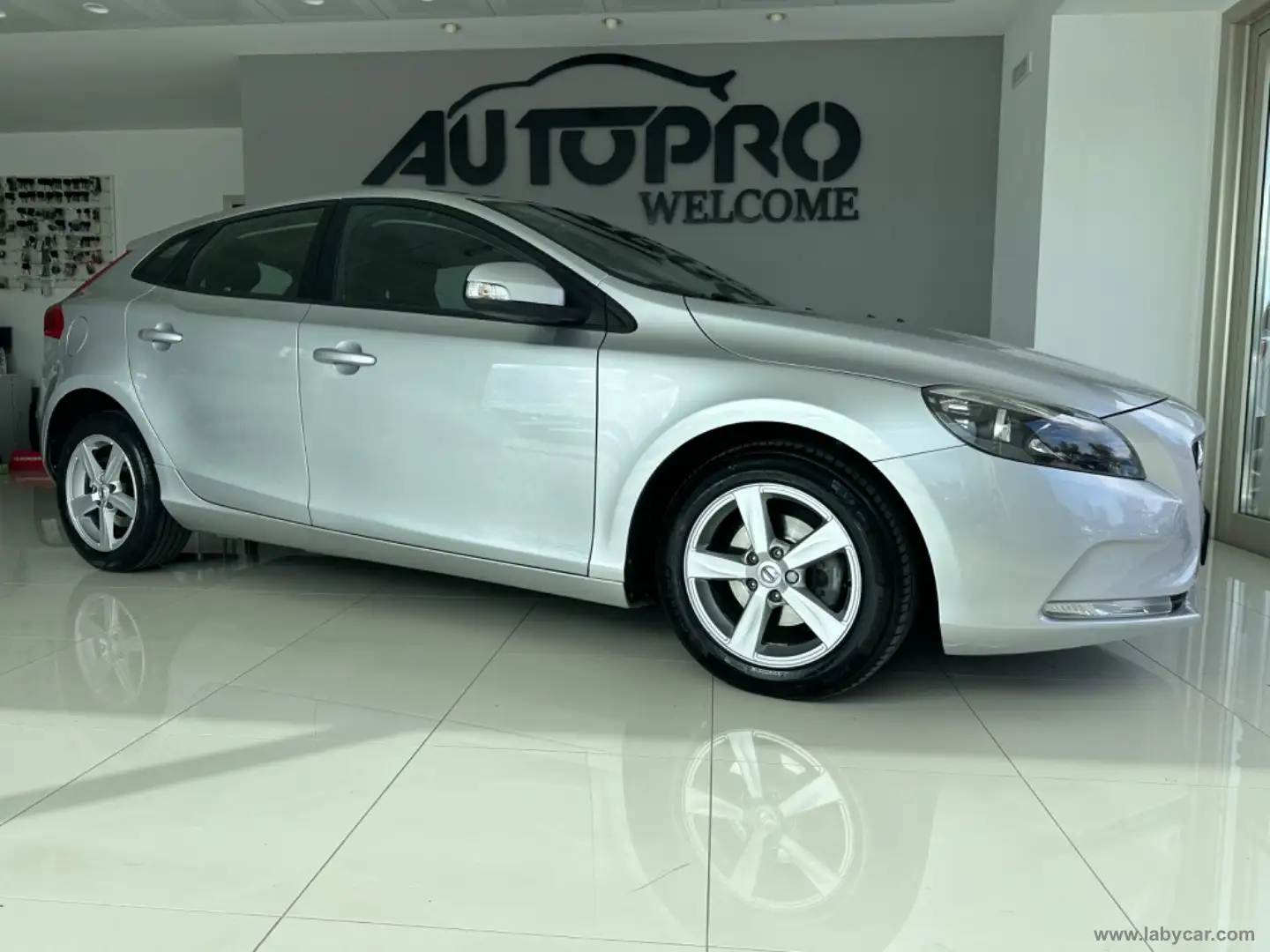 Volvo V40 D2 Business Gris - 2