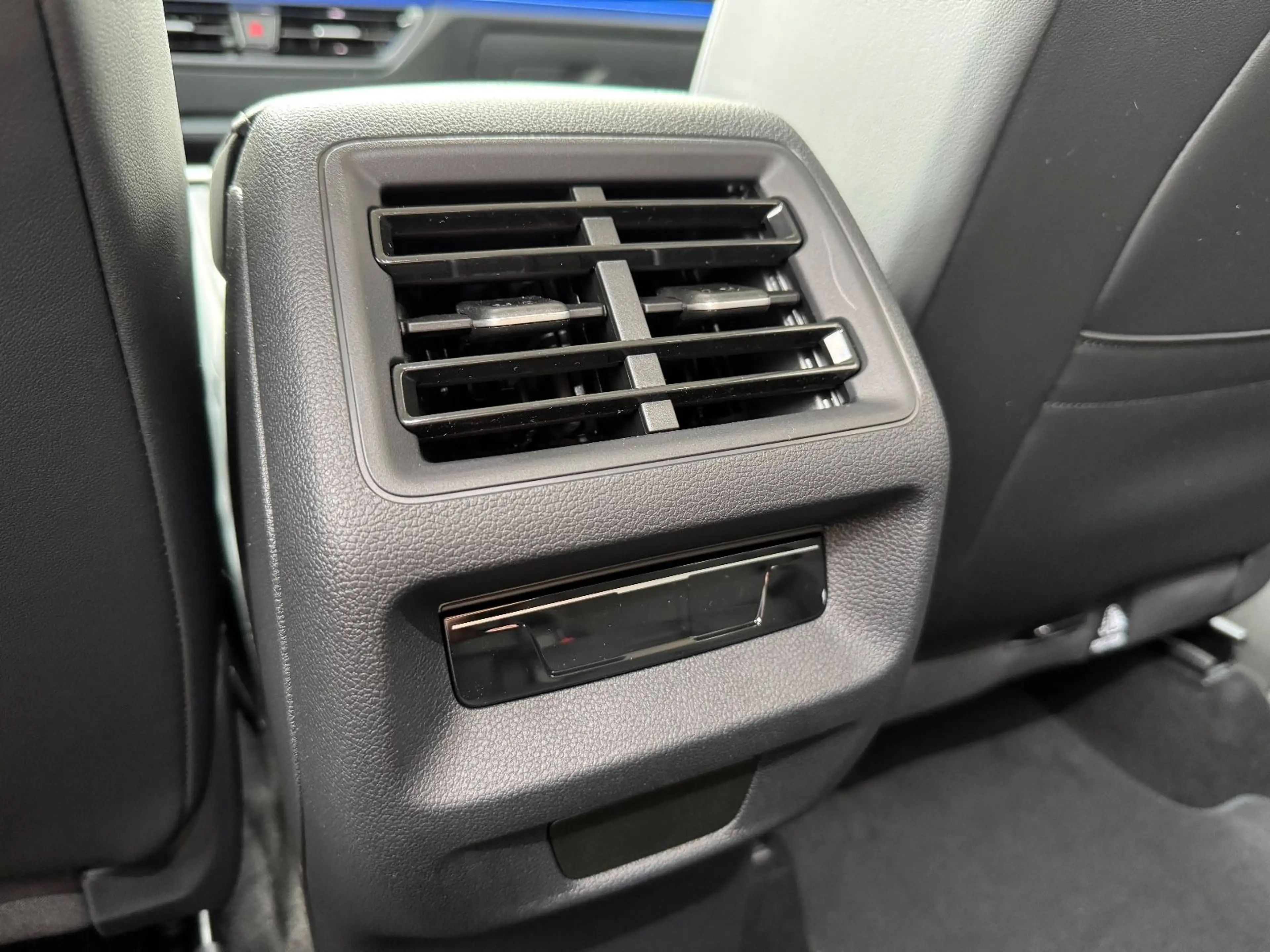 Volkswagen Tiguan 1.5 eTSI DSG LED-Plus Assistenten Kamera — photo 16