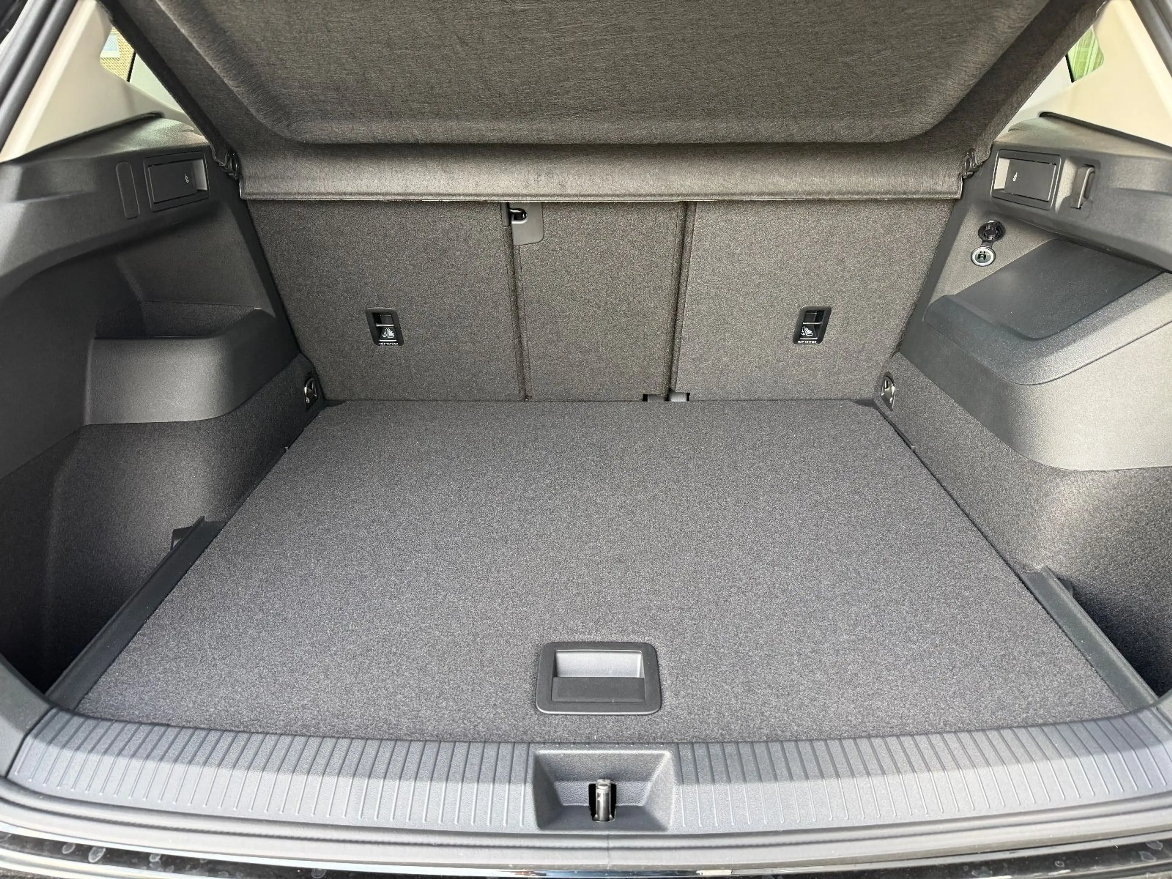 Volkswagen Tiguan 1.5 eTSI DSG LED-Plus Assistenten Kamera — photo 19