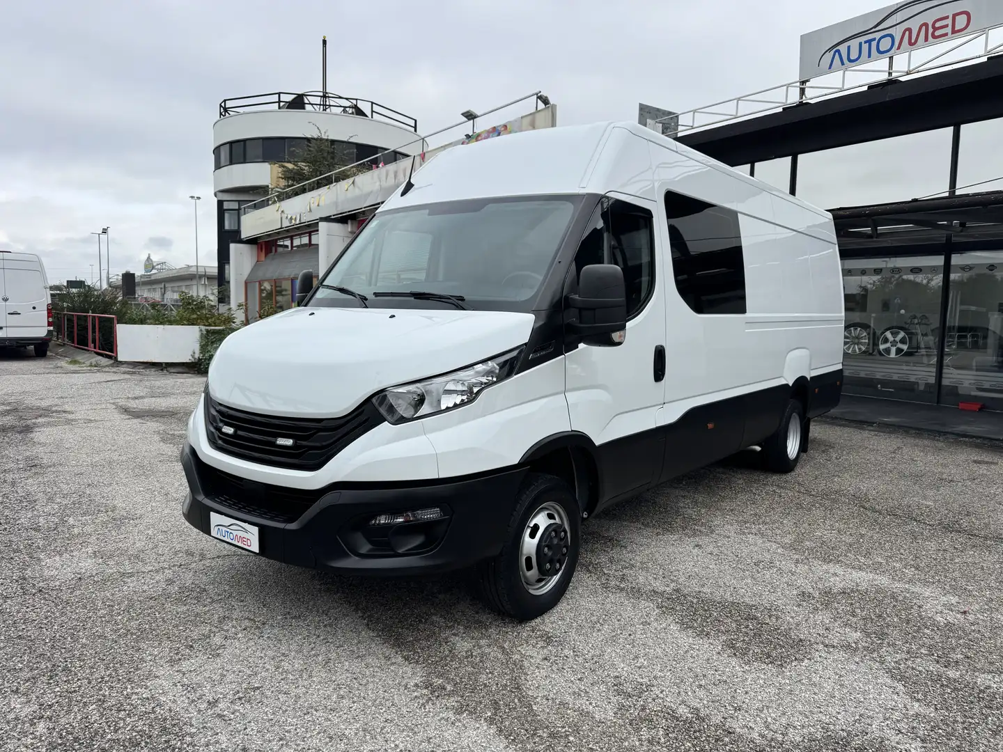 Iveco Daily Grand Volume 6 Posti Bianco - 1
