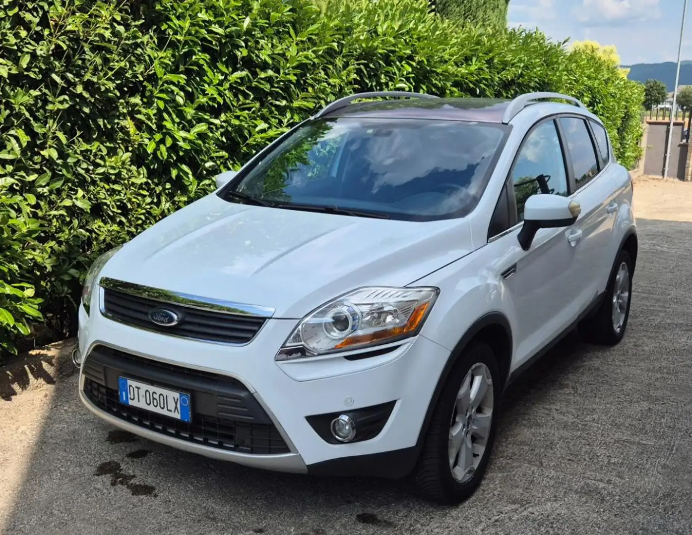 Ford Kuga 2.0 TDCi 136CV 4WD Titanium DPF Blanc - 2