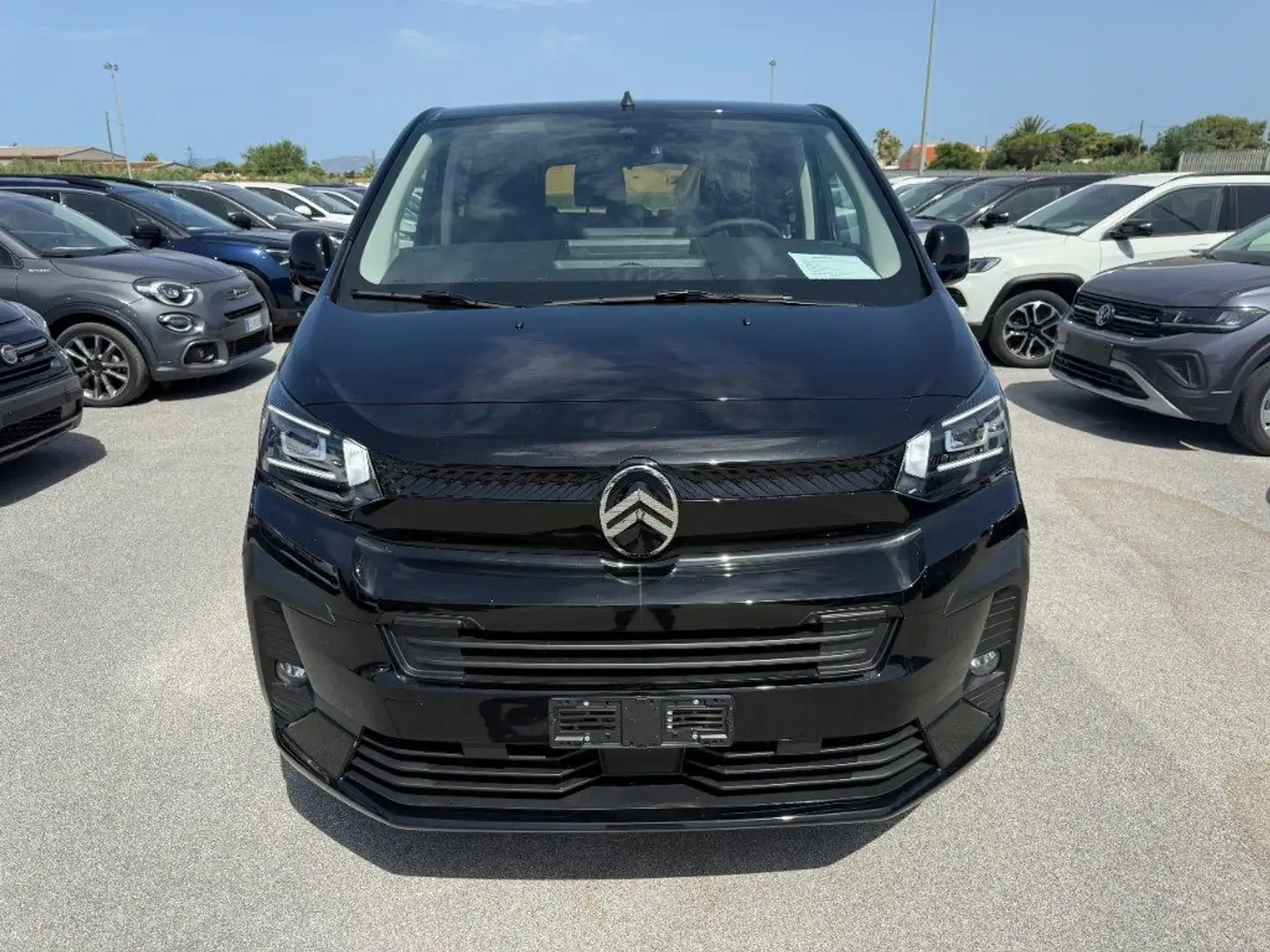 Citroen Spacetourer 2.0 BlueHDi 180 S&S EAT8 XL Business Fekete - 2