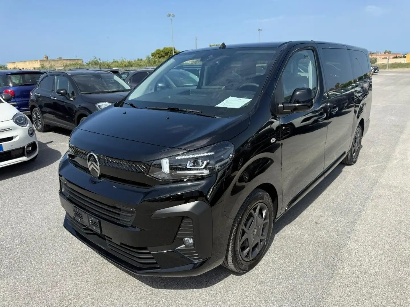 Citroen Spacetourer 2.0 BlueHDi 180 S&S EAT8 XL Business Fekete - 1