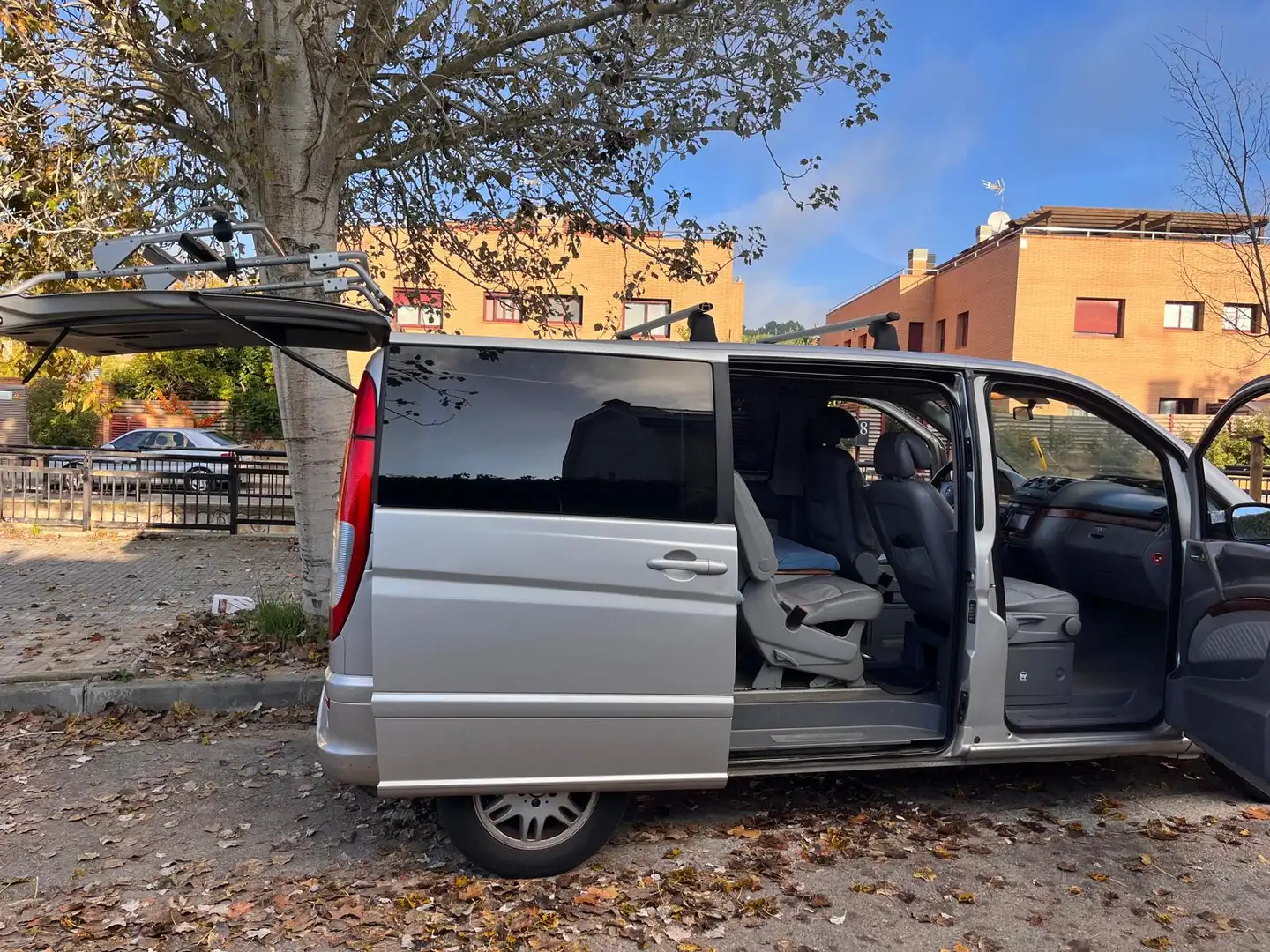 Mercedes-Benz Viano Viano 2.2CDI Ambiente Compacta Ambiente Plateado - 2