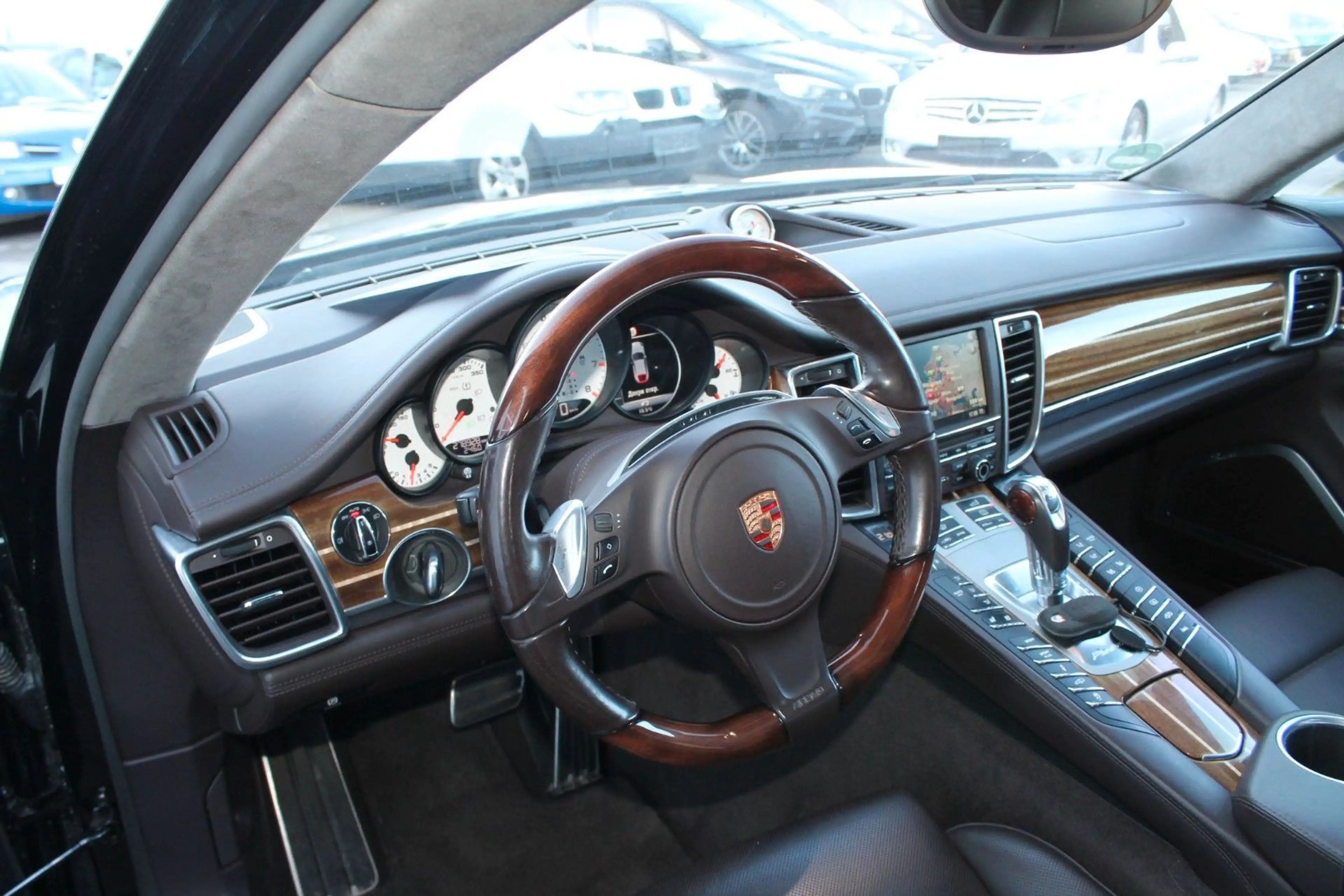 Porsche Panamera Turbo — photo 13