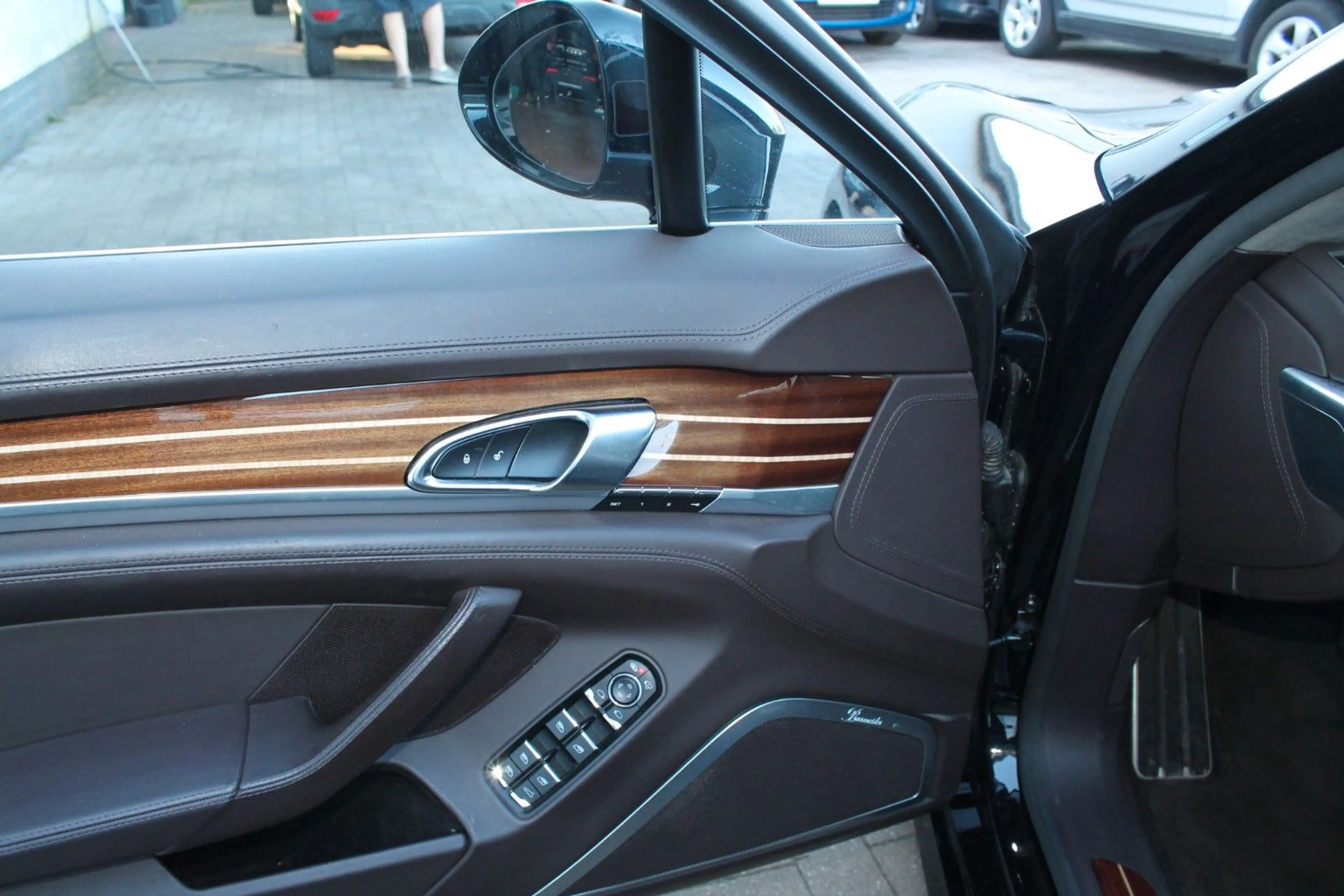 Porsche Panamera Turbo — photo 12