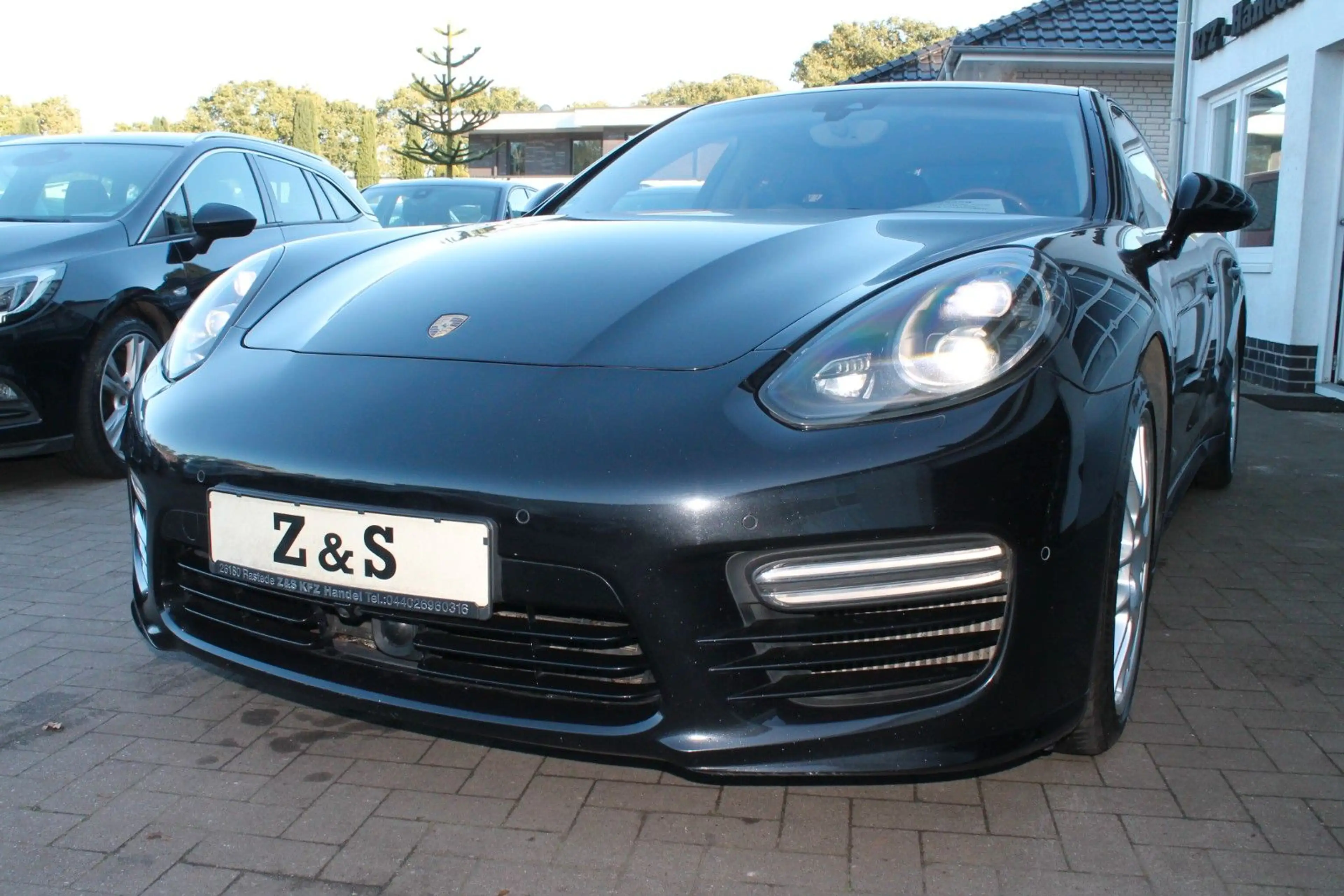 Porsche Panamera Turbo — photo 2