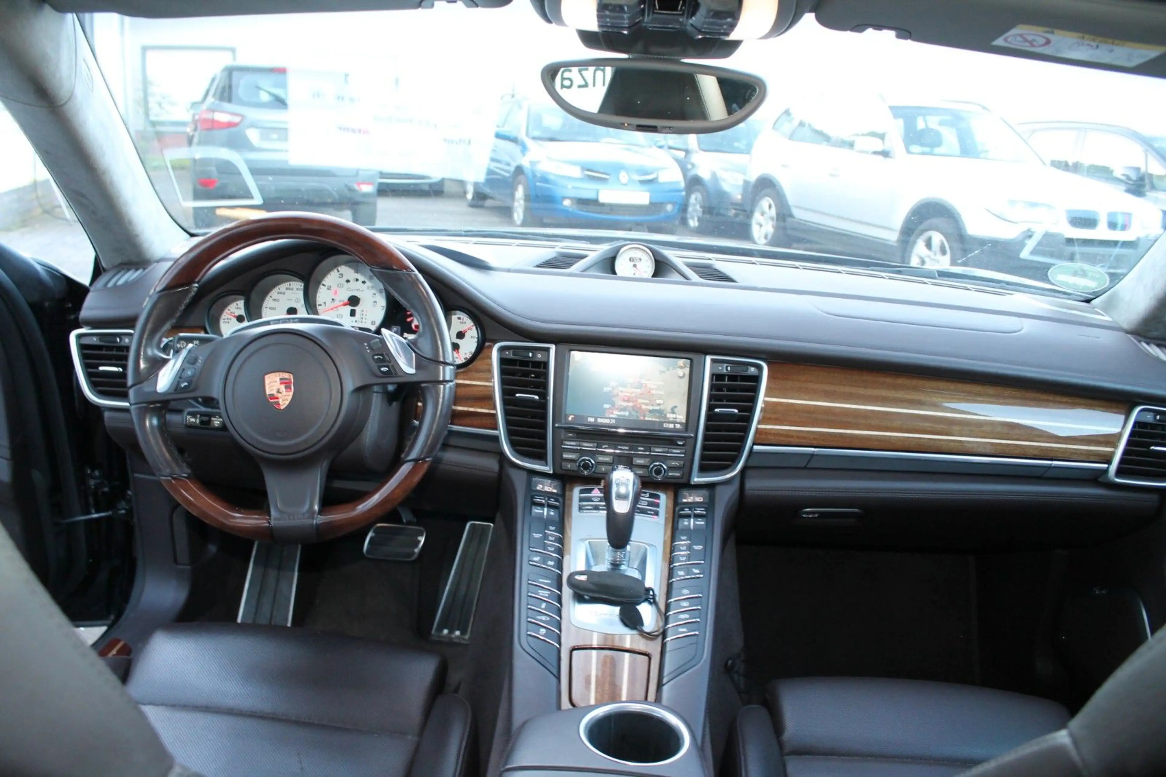 Porsche Panamera Turbo — photo 15