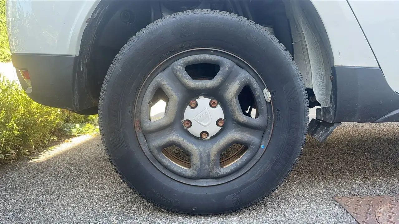 Dacia Duster — photo 16