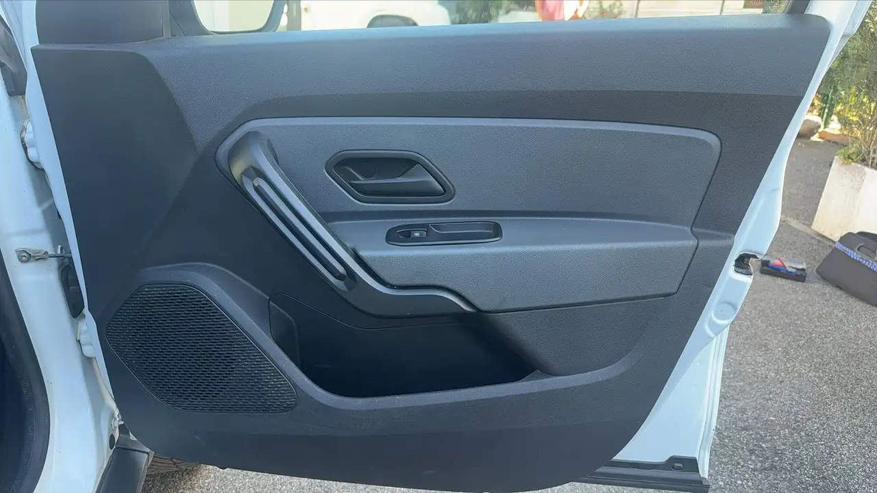 Dacia Duster — photo 23