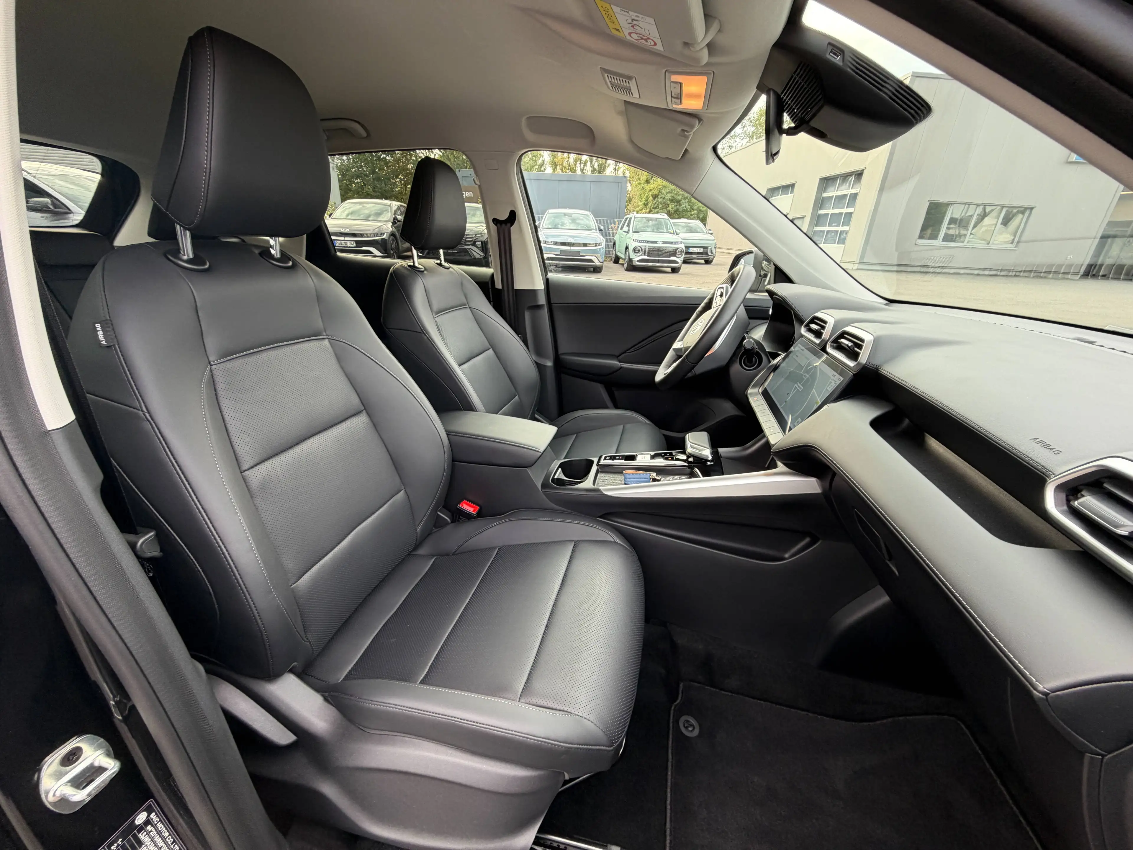MG ZS Luxury HEV — photo 13