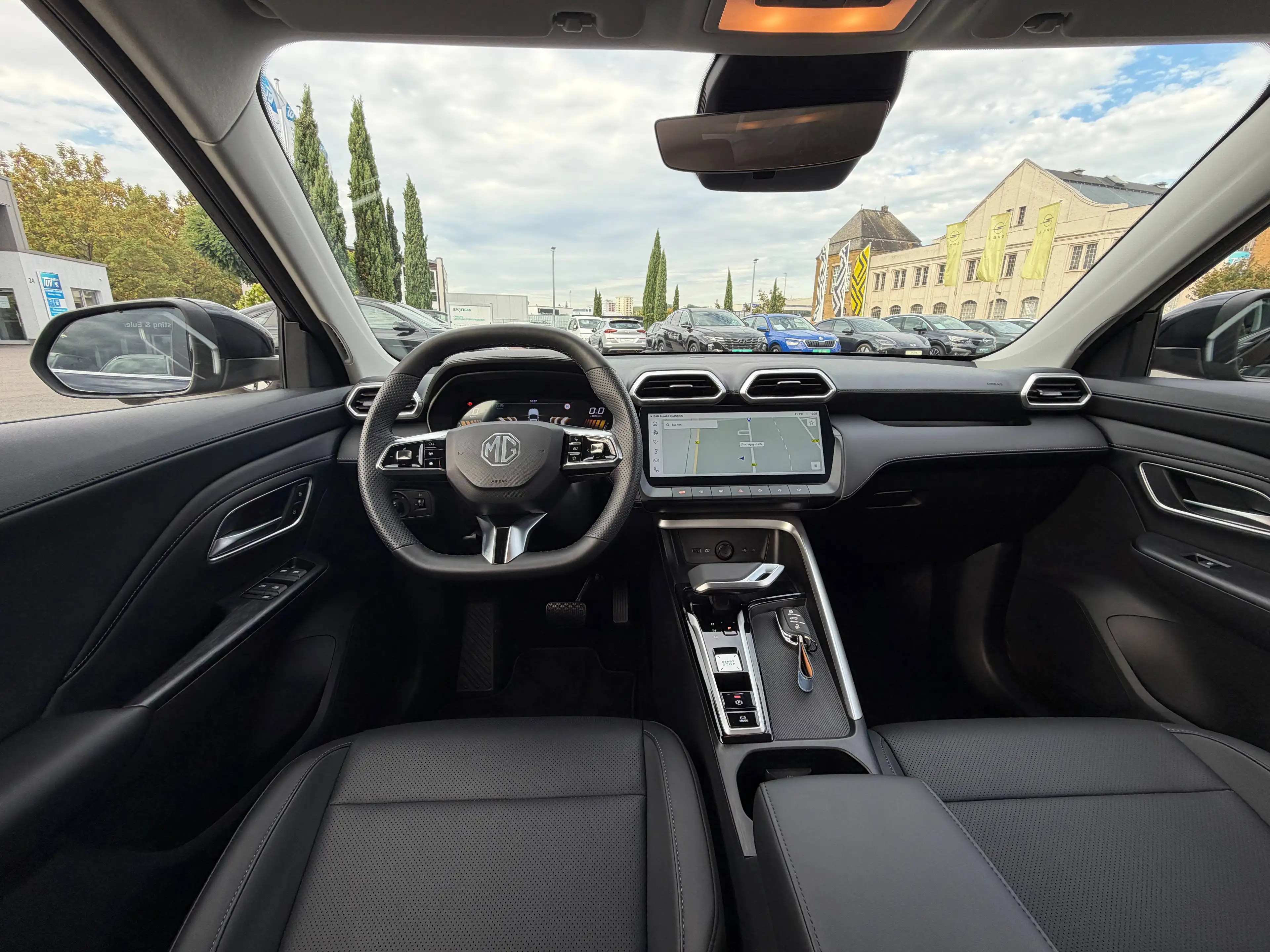 MG ZS Luxury HEV — photo 14