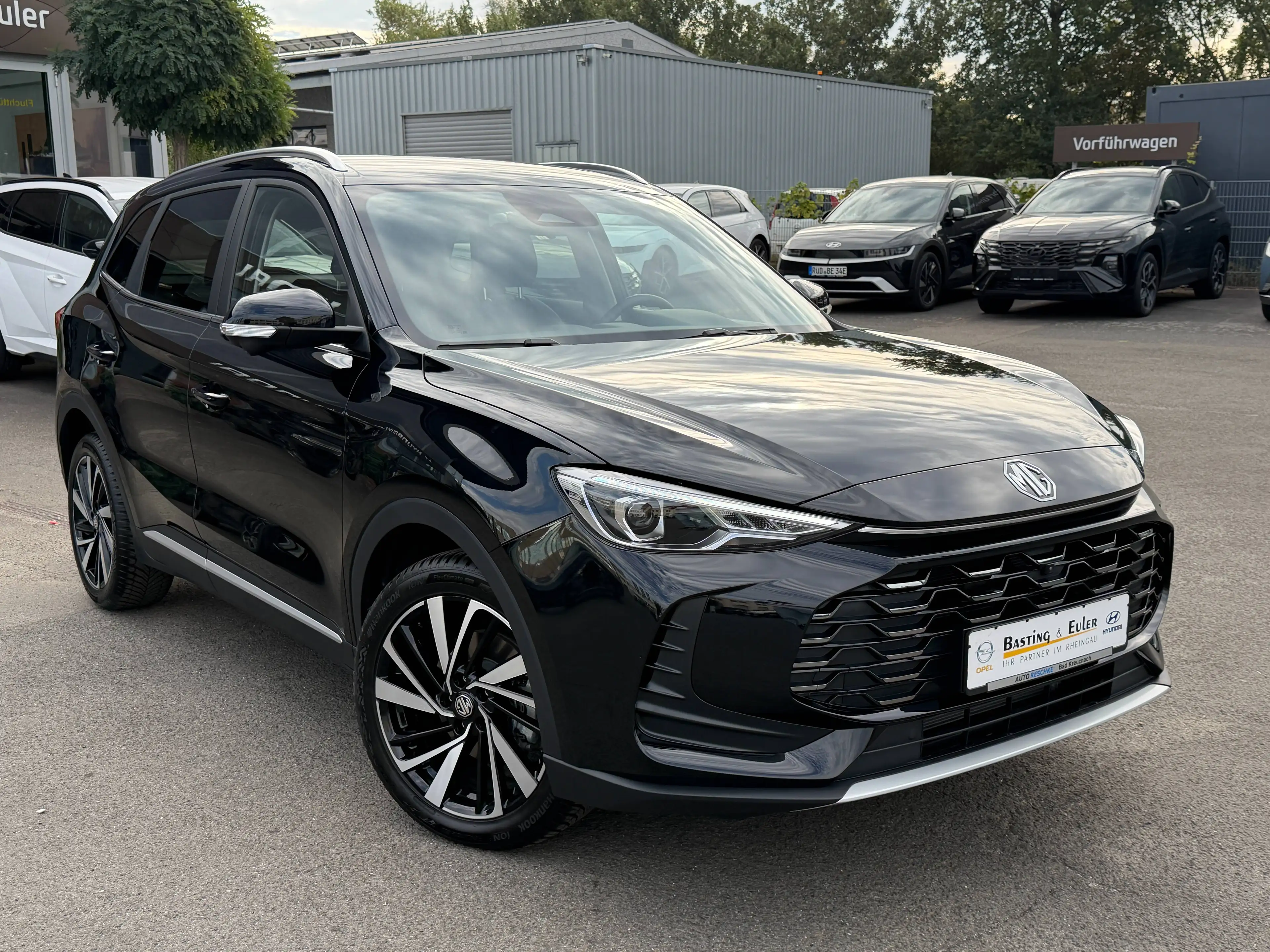 MG ZS Luxury HEV — photo 9