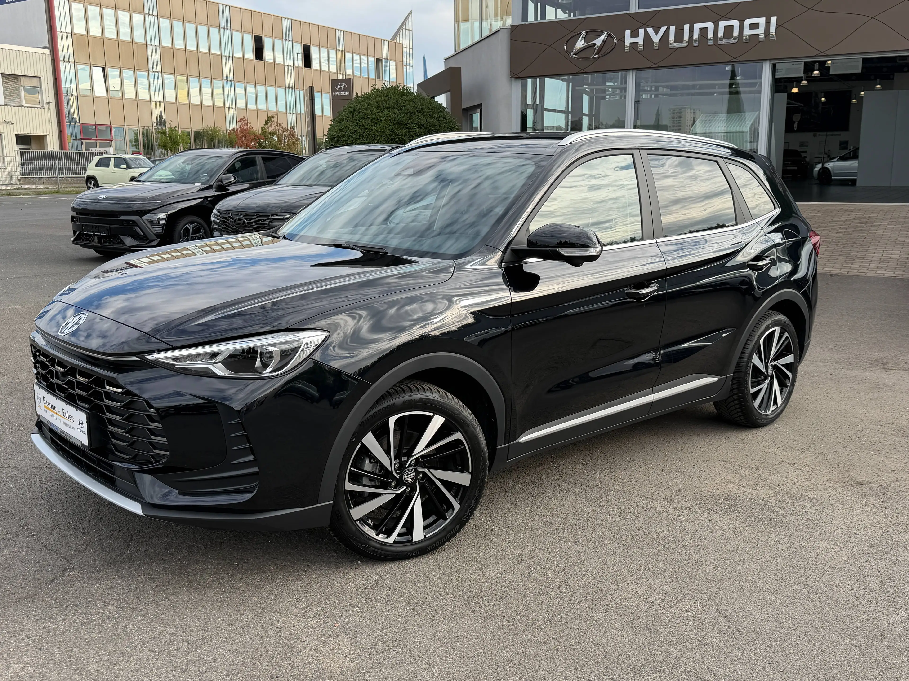 MG ZS Luxury HEV — photo 2