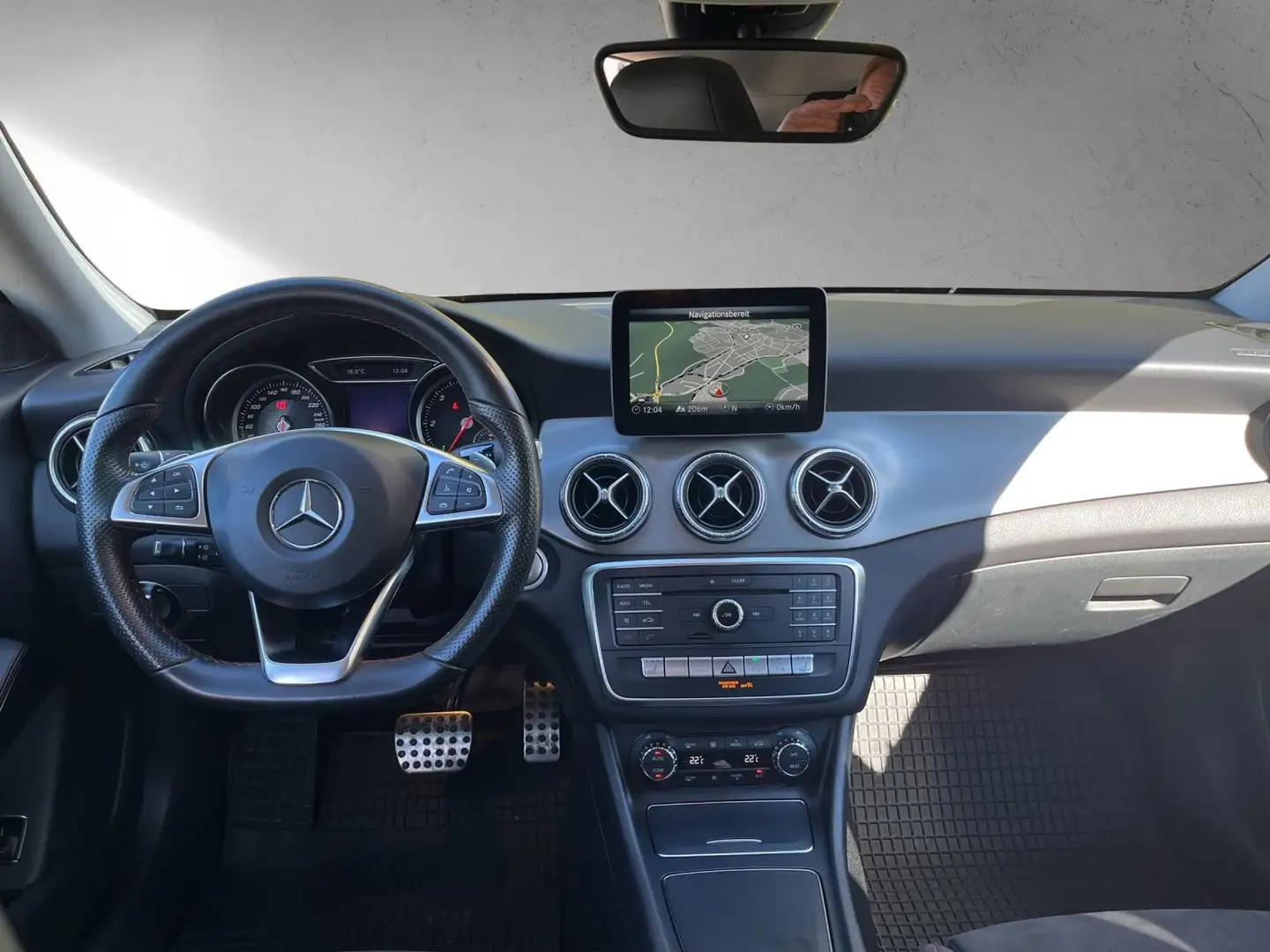 Mercedes-Benz CLA 200 d 4Matic Shooting Brake Weiß - 2