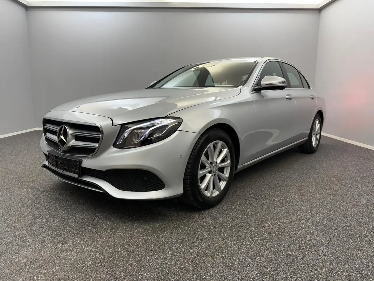 Mercedes-Benz E 200 AVANTGARDE*CARPLAY*MULTIBEAM*WIDE*AMBIENTE Silver - 1