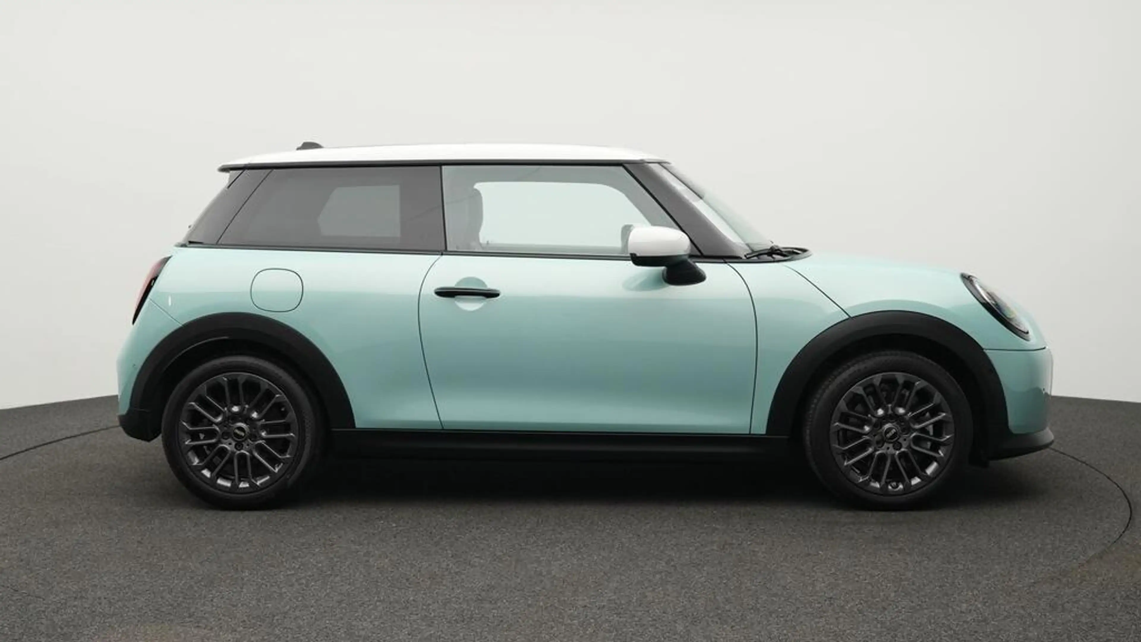 MINI Cooper C Favoured Trim — photo 2