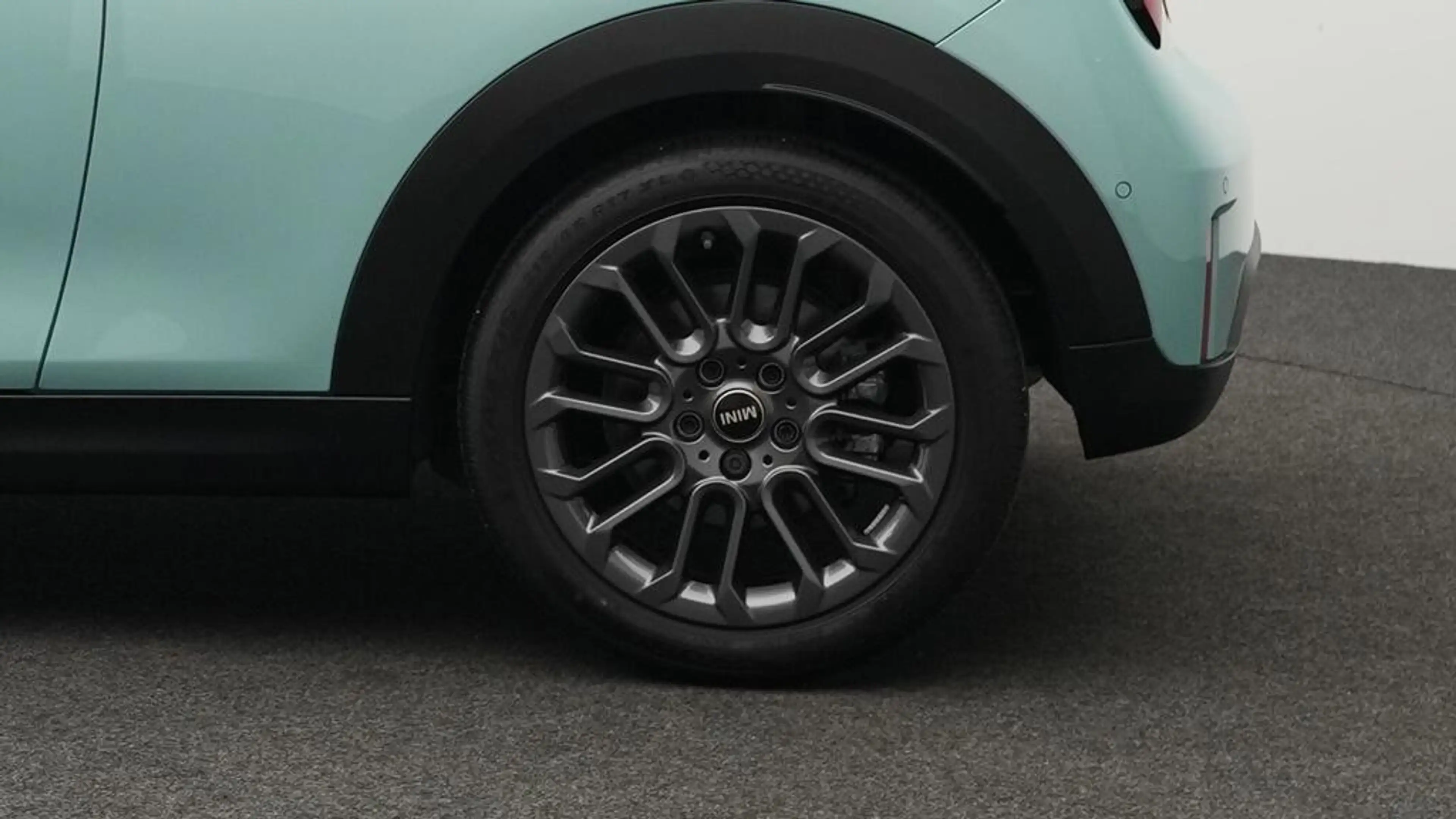 MINI Cooper C Favoured Trim — photo 10