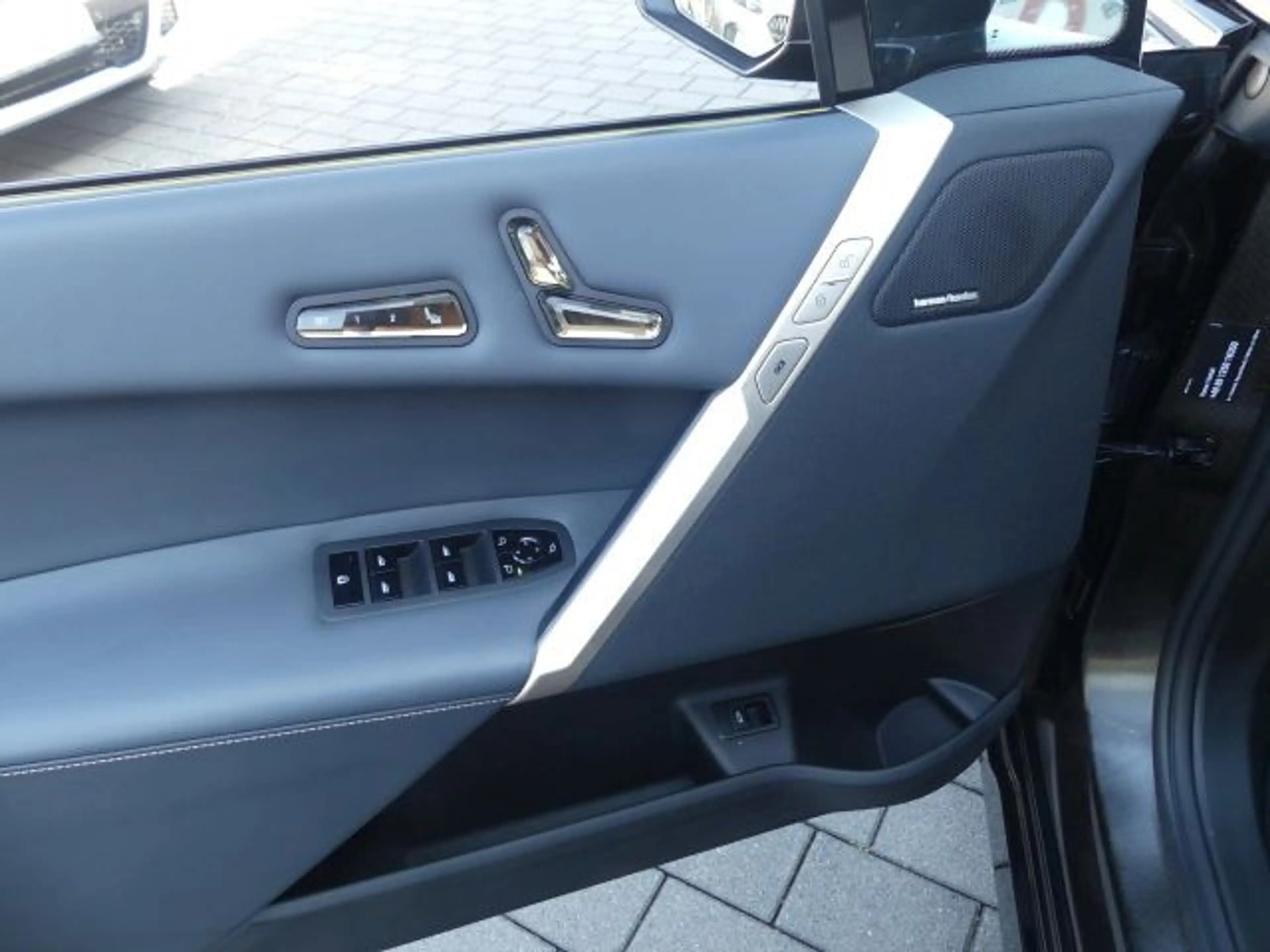 BMW iX xDrive50 Sportpak.AHK°LASER°PANO°22 — photo 10