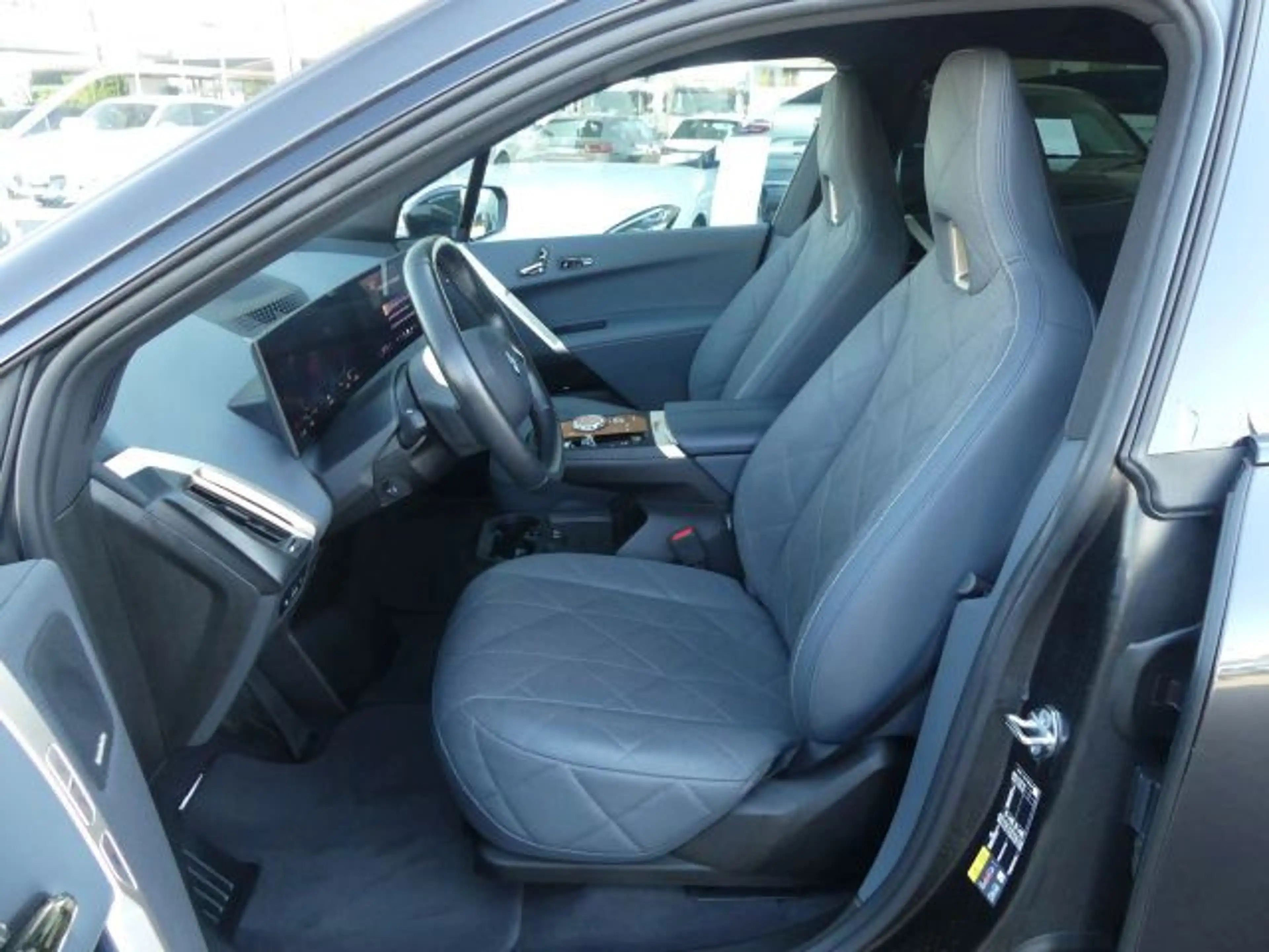 BMW iX xDrive50 Sportpak.AHK°LASER°PANO°22 — photo 8