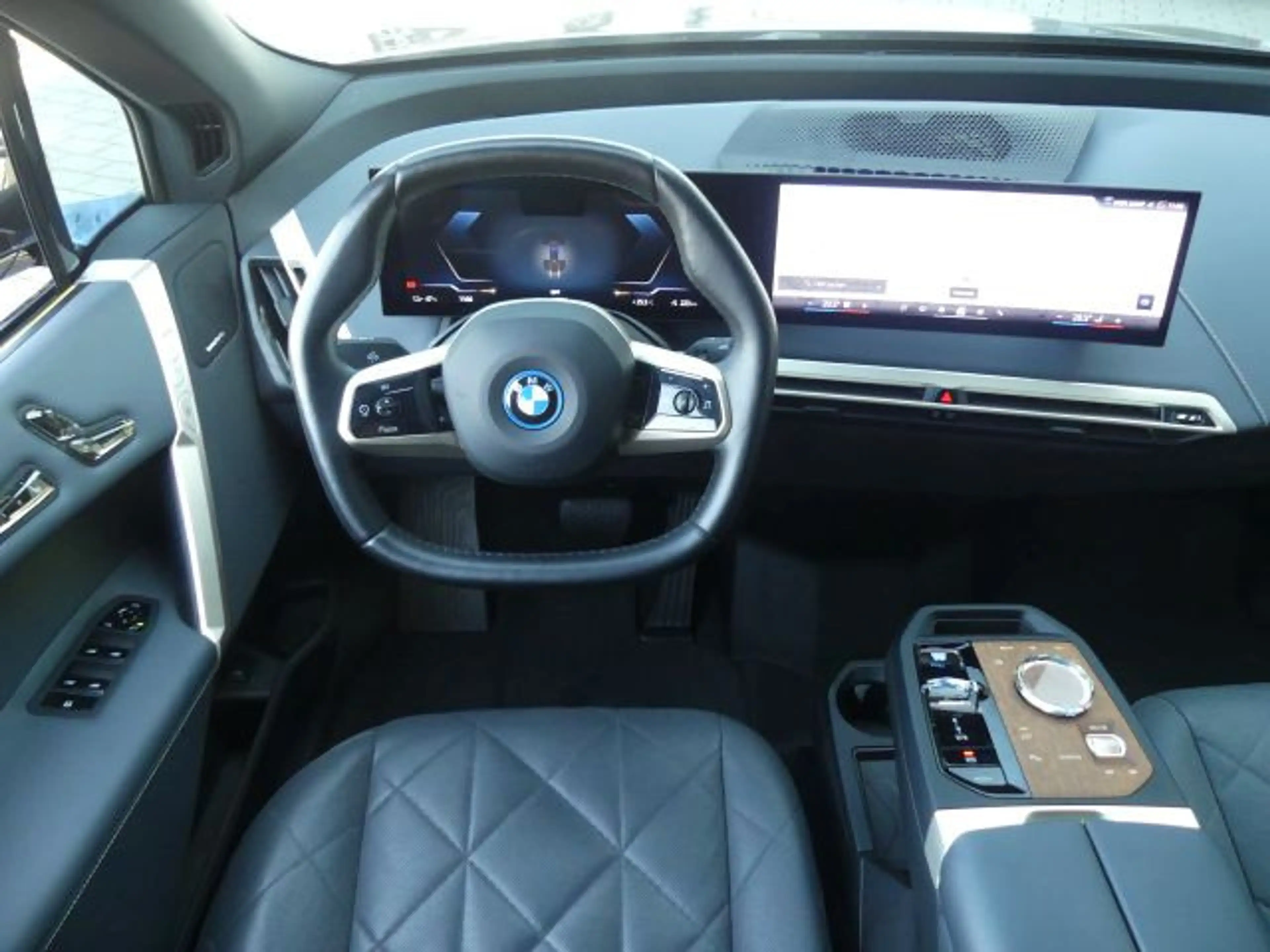 BMW iX xDrive50 Sportpak.AHK°LASER°PANO°22 — photo 14