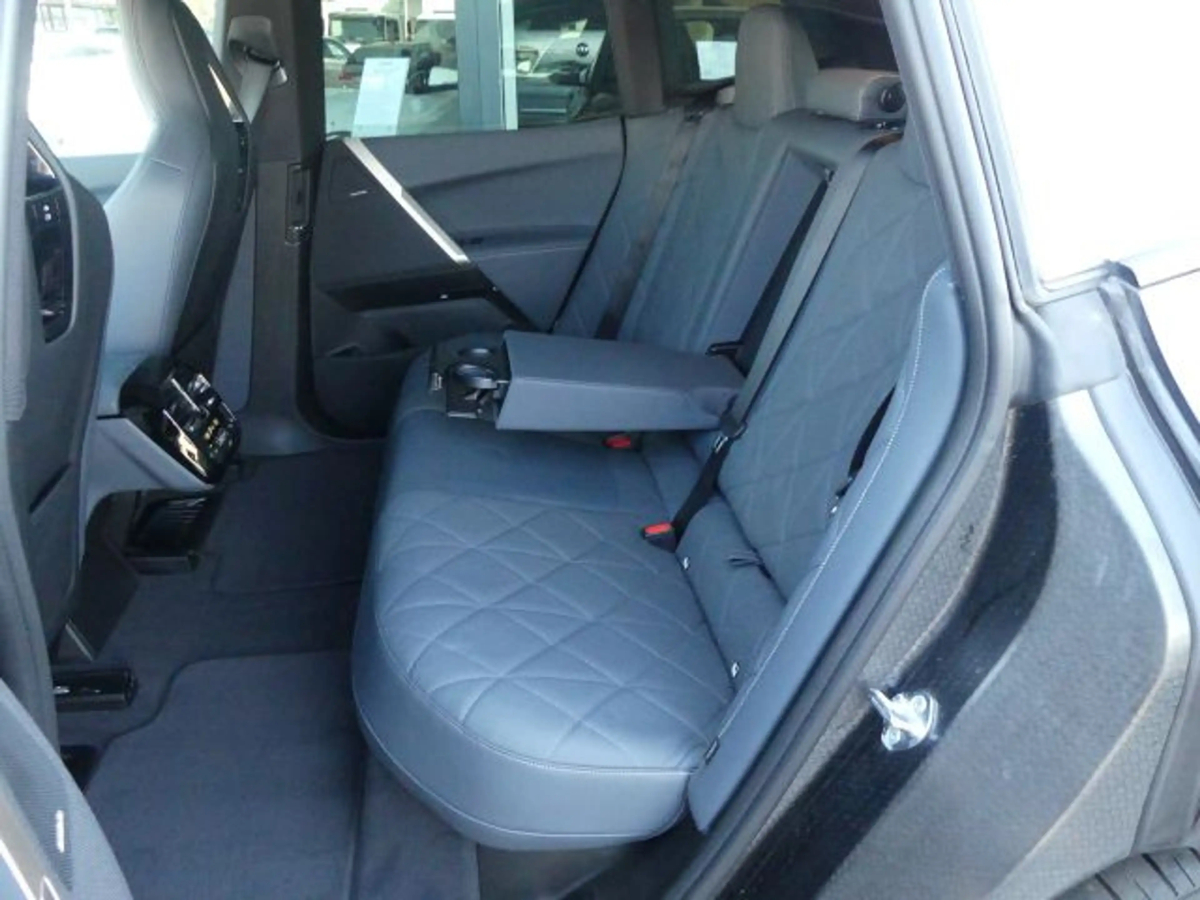 BMW iX xDrive50 Sportpak.AHK°LASER°PANO°22 — photo 9