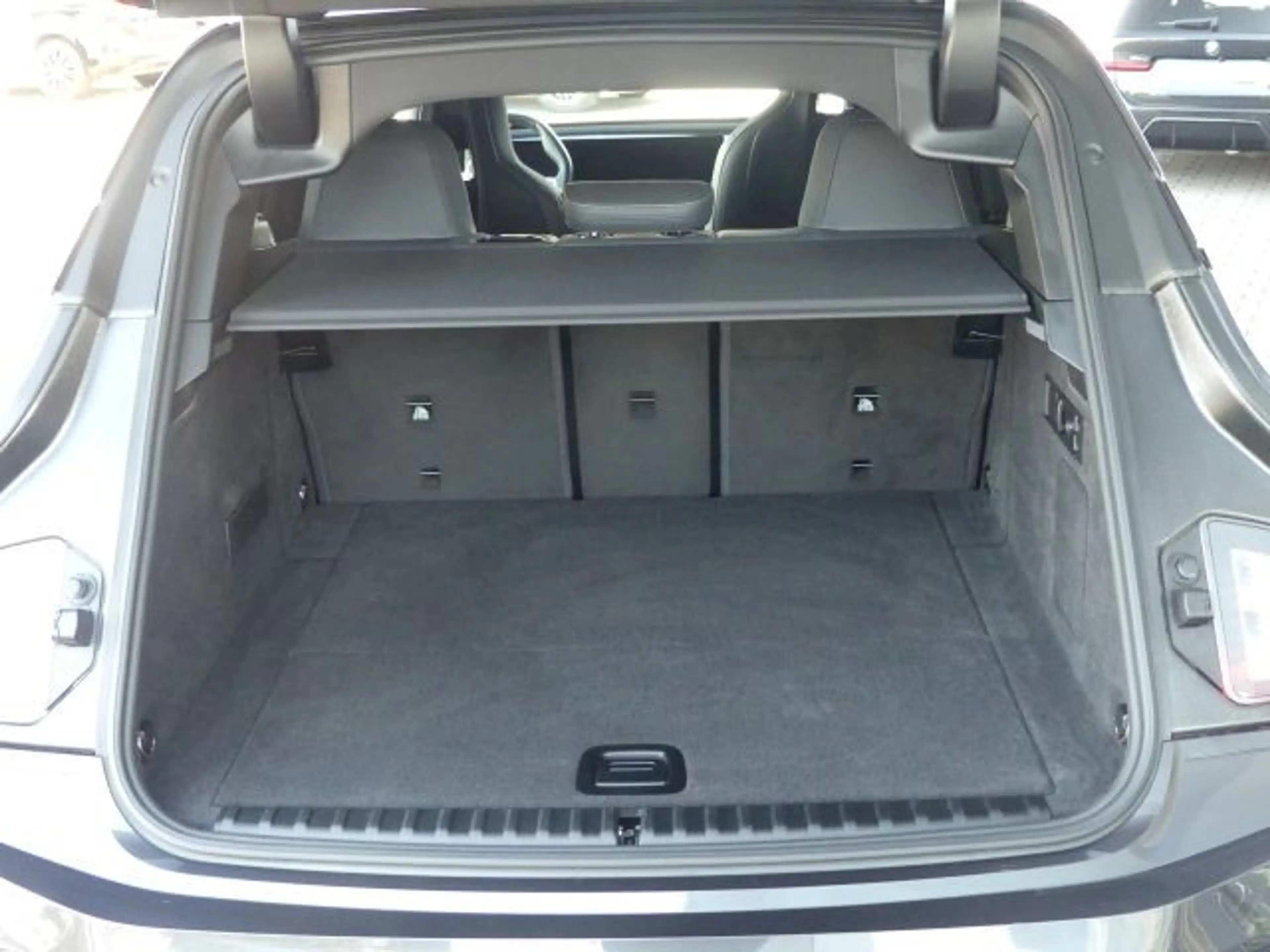 BMW iX xDrive50 Sportpak.AHK°LASER°PANO°22 — photo 6