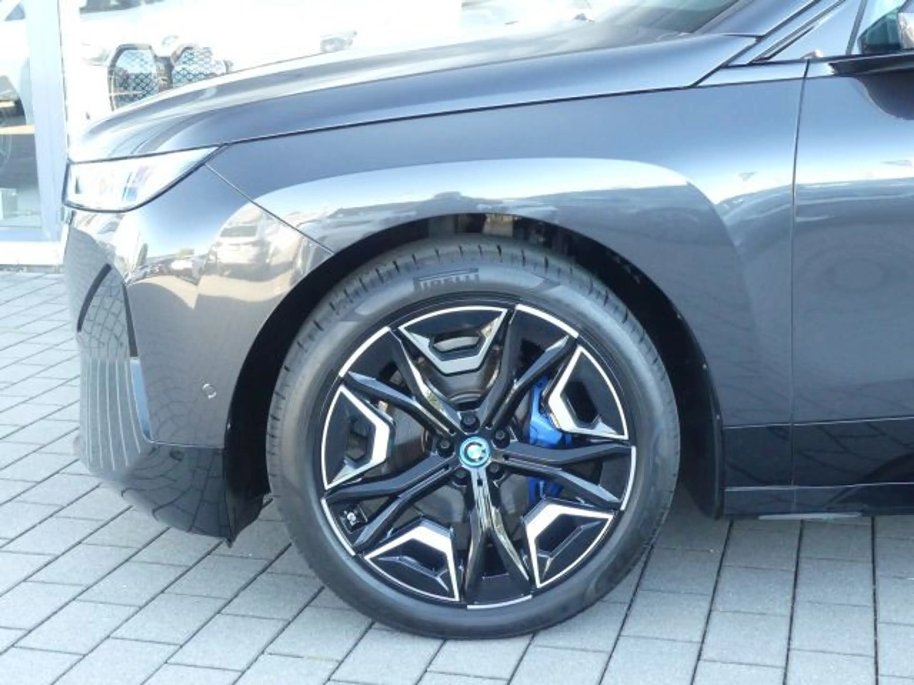 BMW iX xDrive50 Sportpak.AHK°LASER°PANO°22 — photo 5
