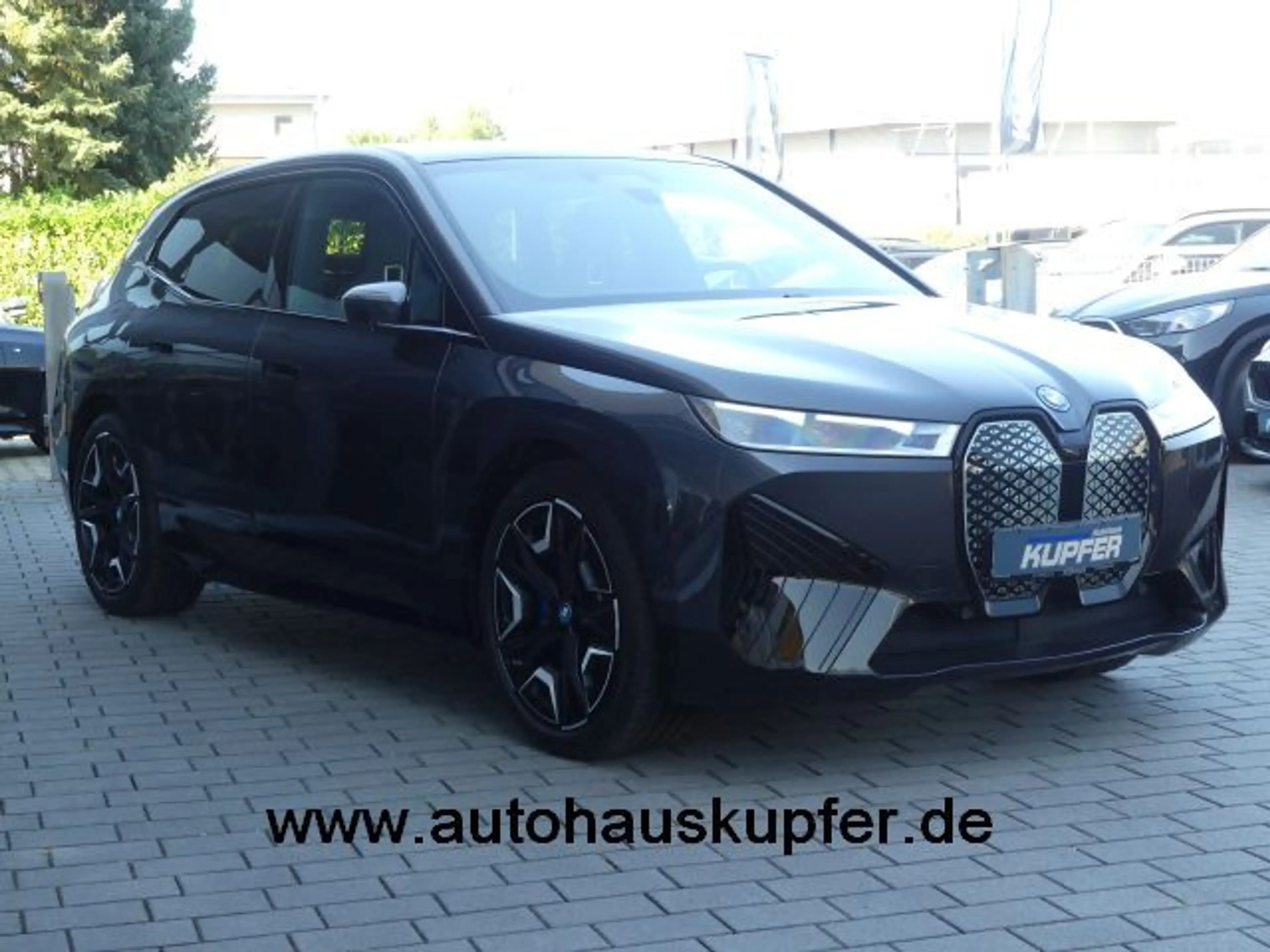 BMW iX xDrive50 Sportpak.AHK°LASER°PANO°22 — photo 2