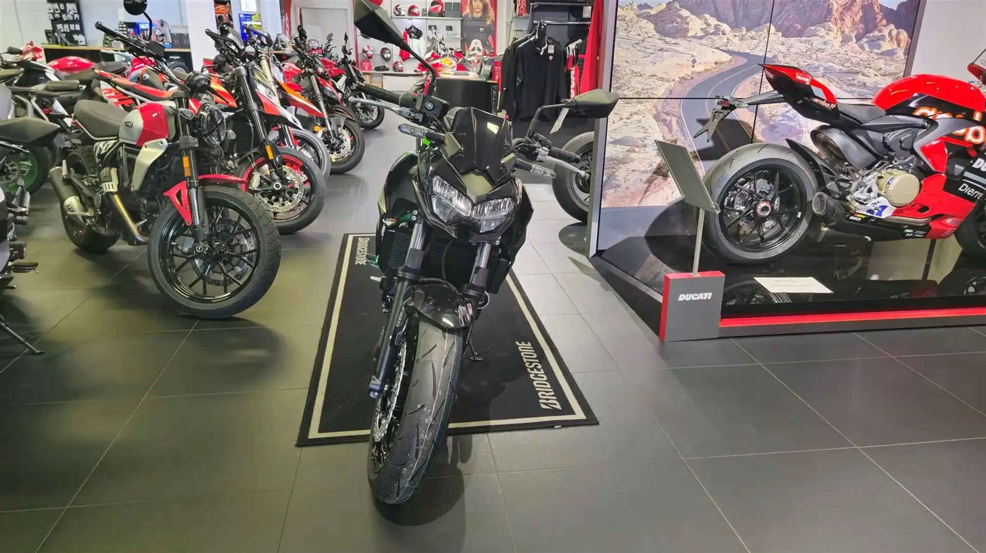 Kawasaki Z 650 BK1#SOFORT#2025 Verde - 2