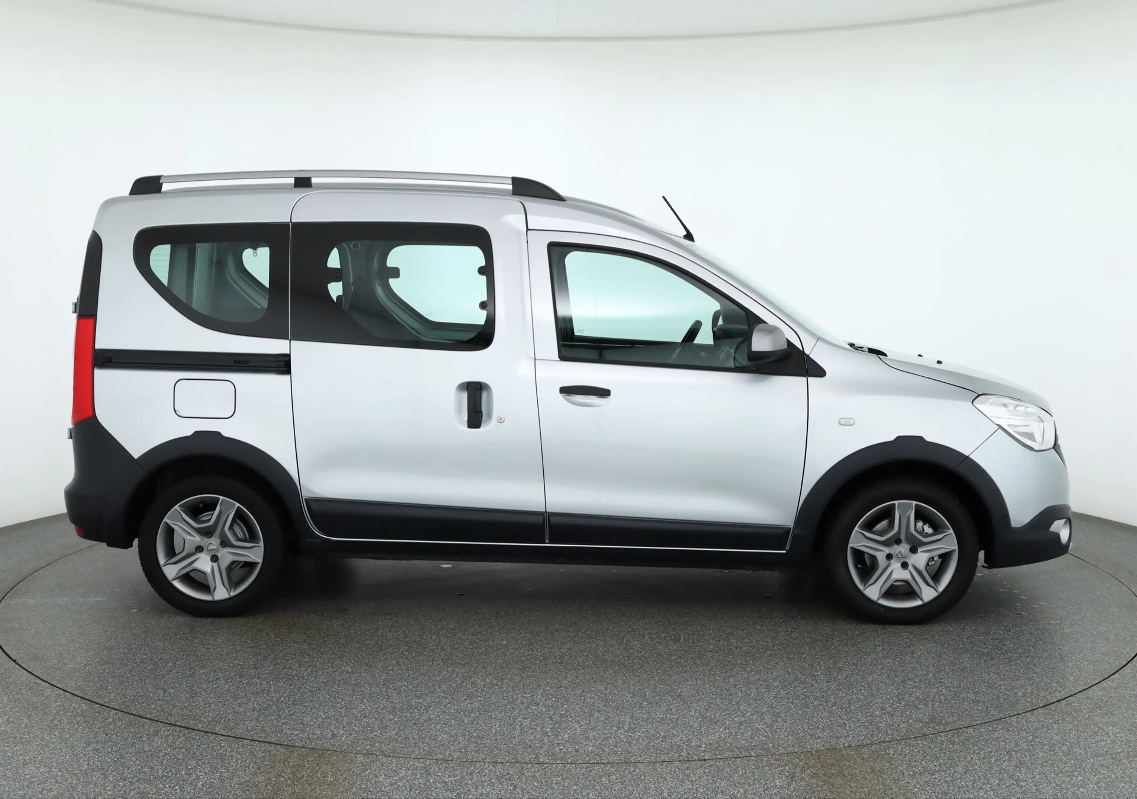 Dacia Dokker Stepway 1.5 dCi Navi Tempomat DAB PDC — photo 6