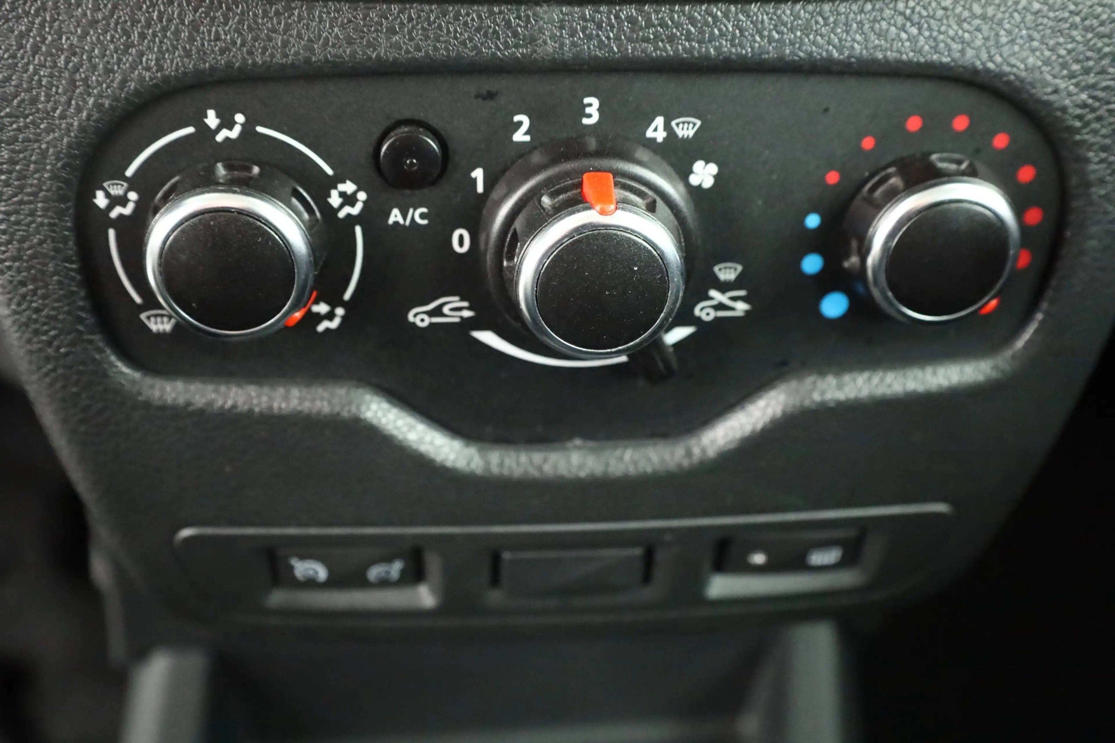 Dacia Dokker Stepway 1.5 dCi Navi Tempomat DAB PDC — photo 13