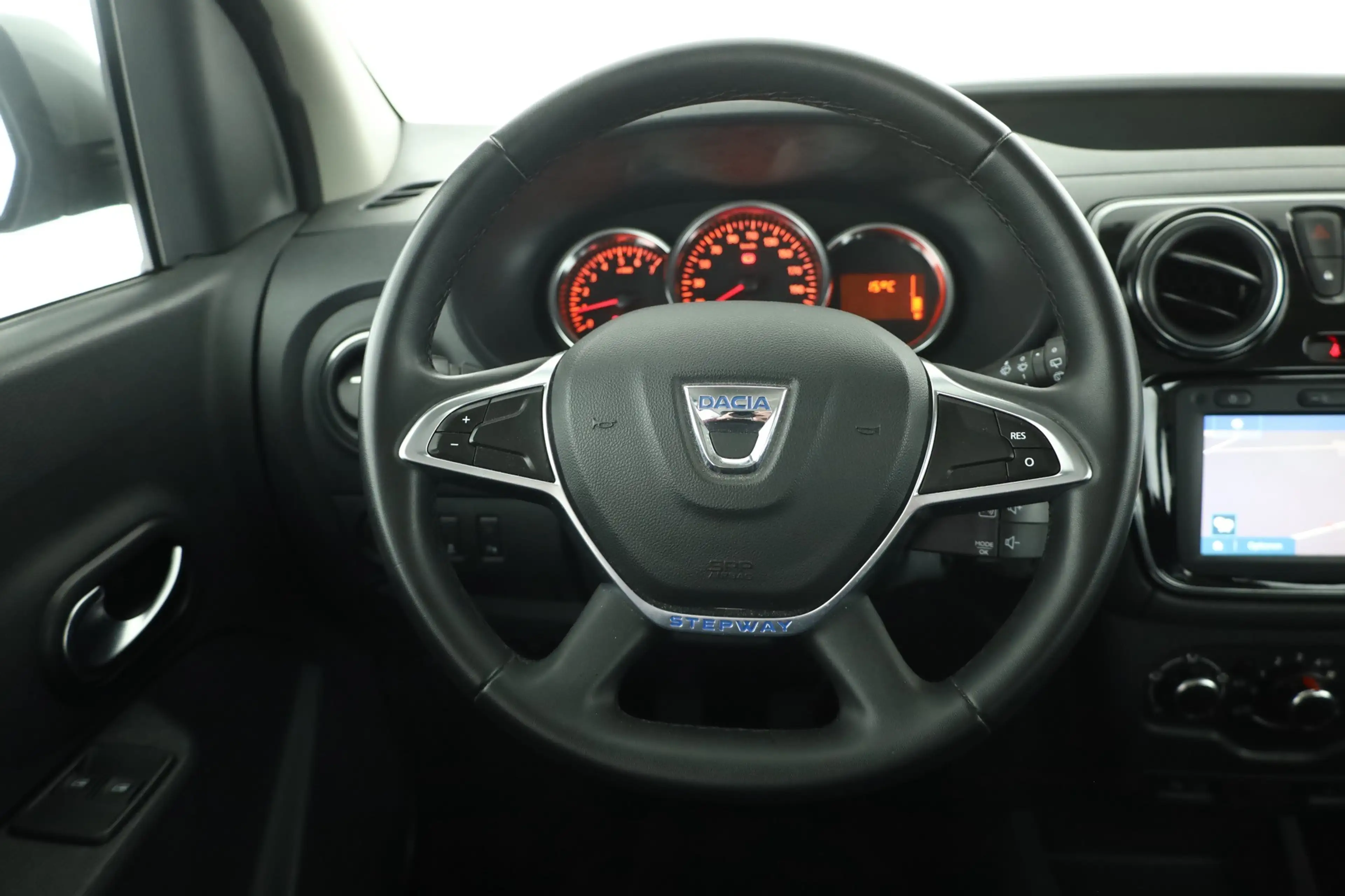 Dacia Dokker Stepway 1.5 dCi Navi Tempomat DAB PDC — photo 14