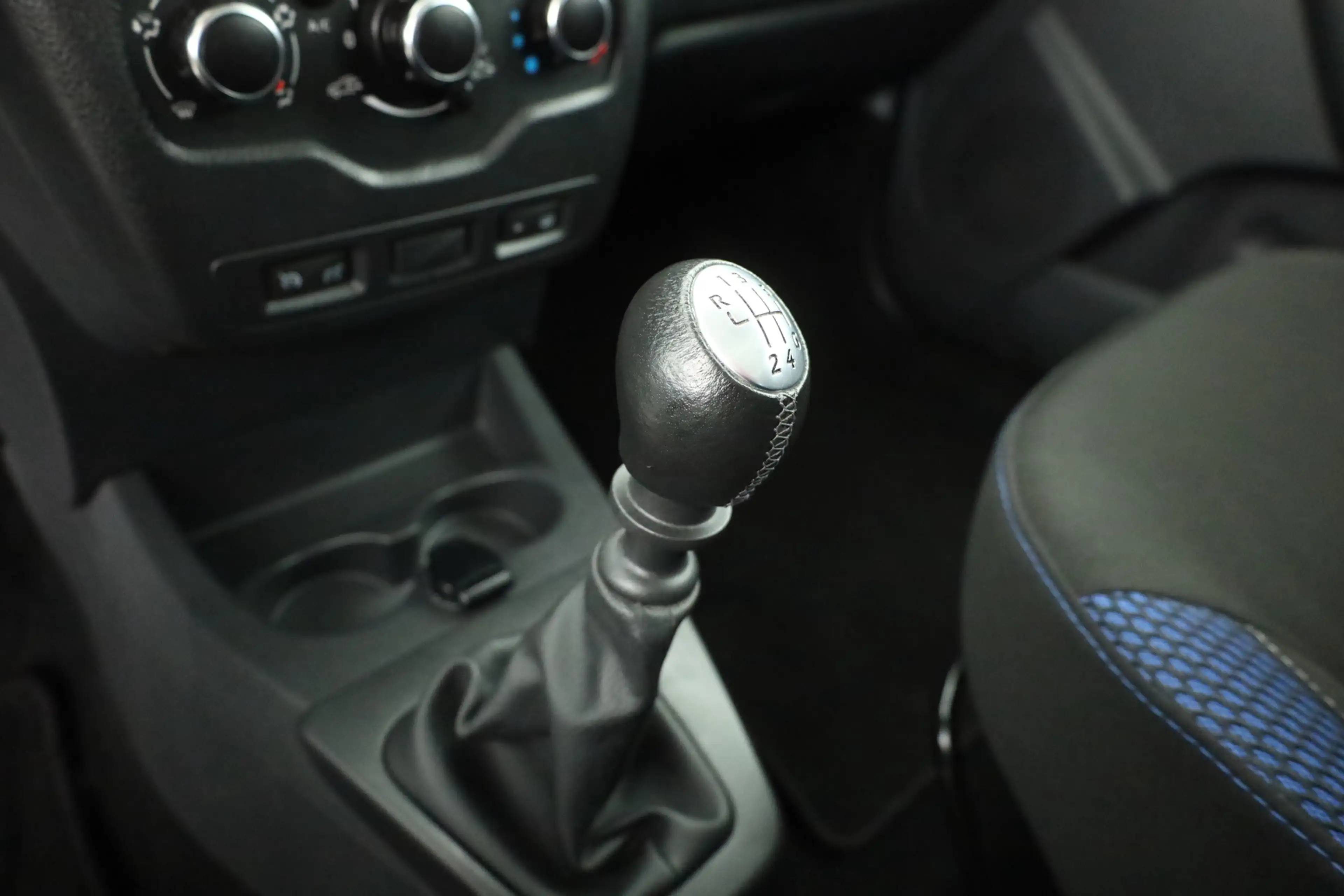 Dacia Dokker Stepway 1.5 dCi Navi Tempomat DAB PDC — photo 12