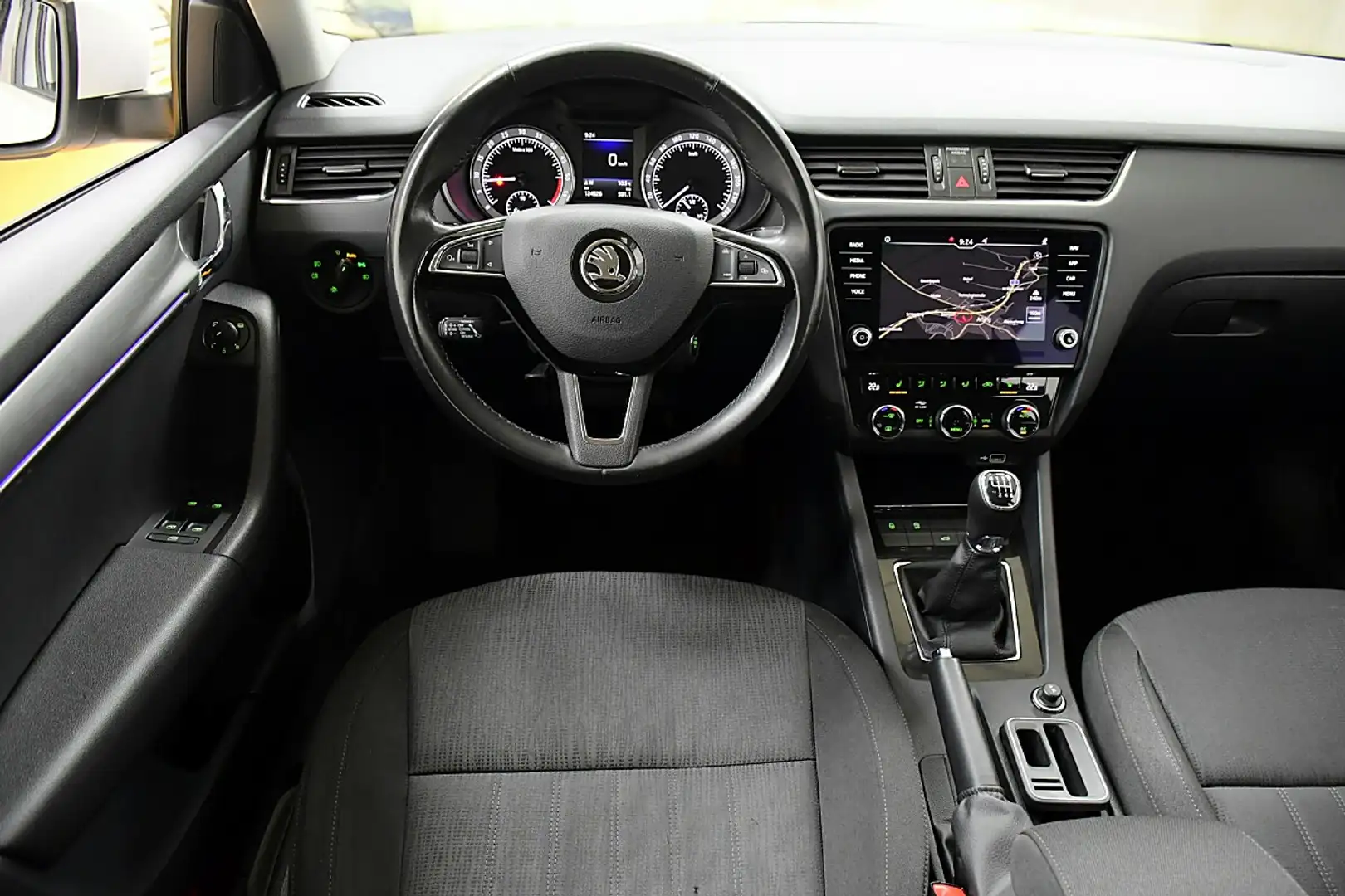 Skoda Octavia Combi 2,0 TDI Style Limited Weiß - 2