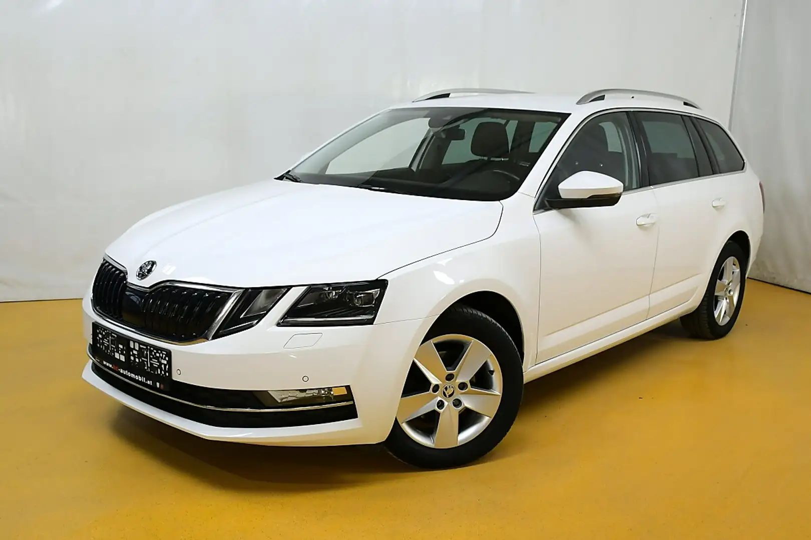 Skoda Octavia Combi 2,0 TDI Style Limited Weiß - 1