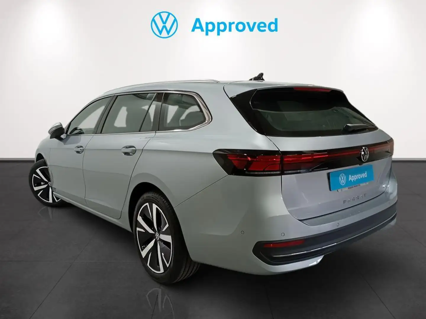 Volkswagen Passat 1.5 eTSI Business DSG7 110kW Ezüst - 2