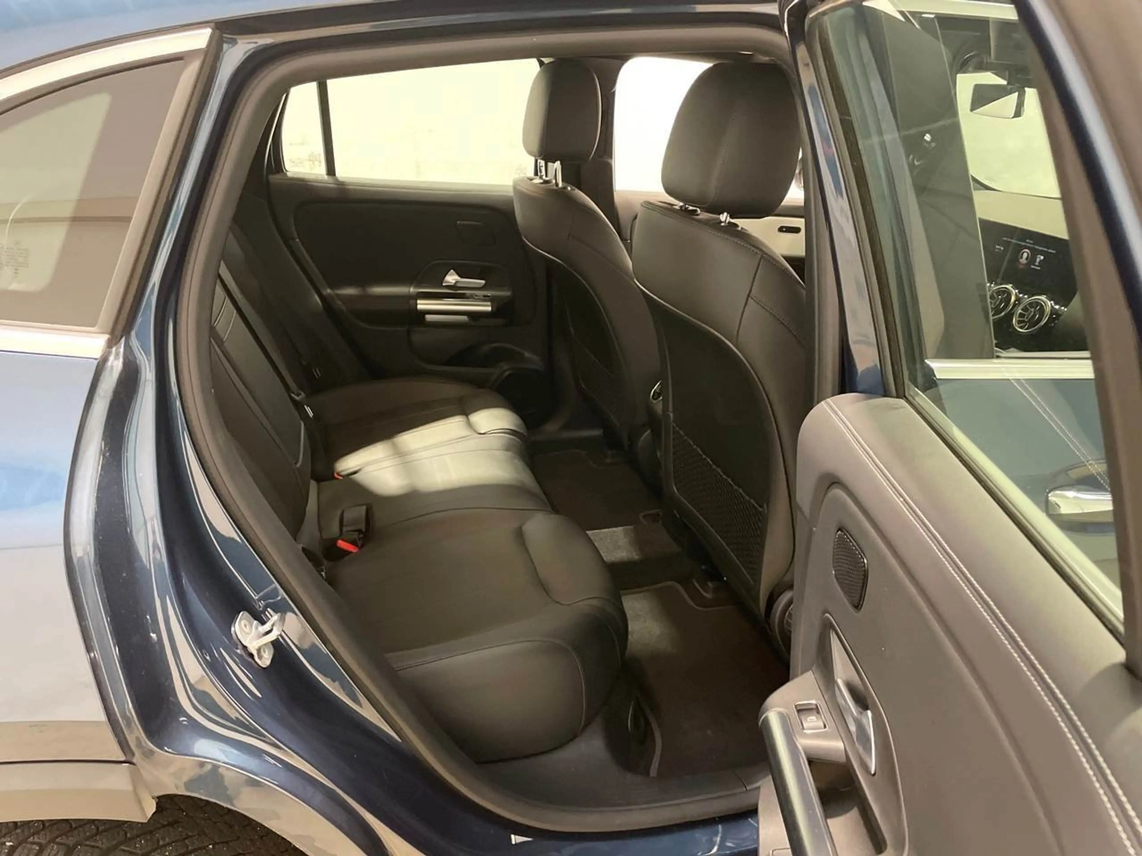 Mercedes-Benz EQA 250 + Progressive Pano S-Dach BLIS El.Heckkl. — photo 11