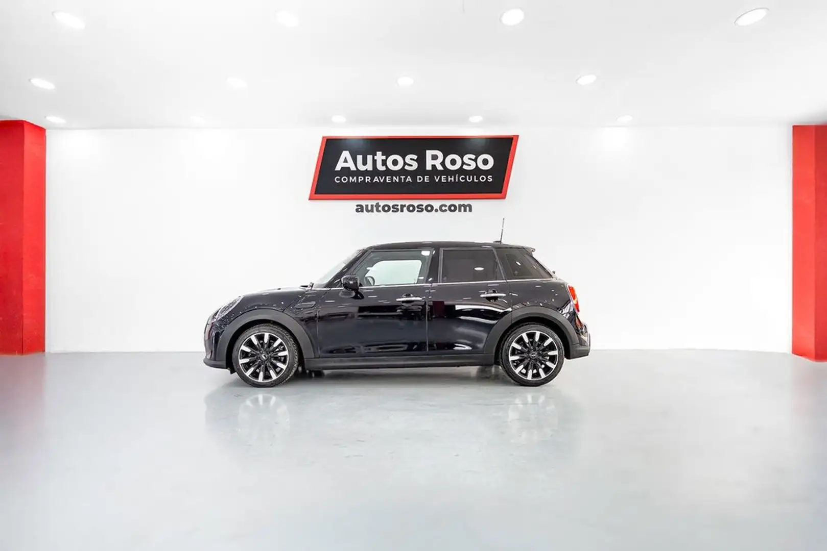 MINI Cooper 5 PUERTAS Schwarz - 2