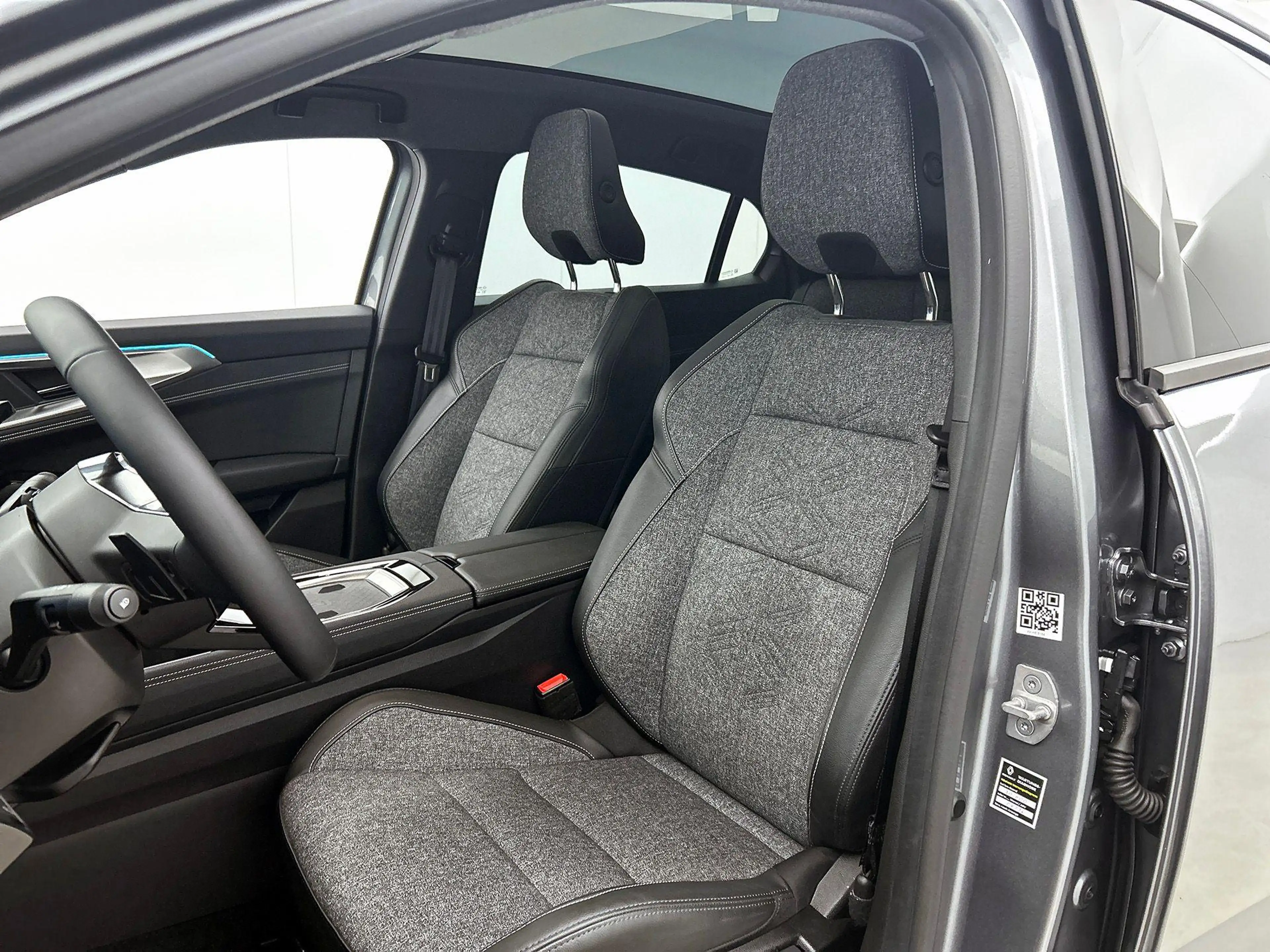Renault Rafale 1.2 E-Tech full hybrid 200 techno PANO | WINTER-PA — photo 38