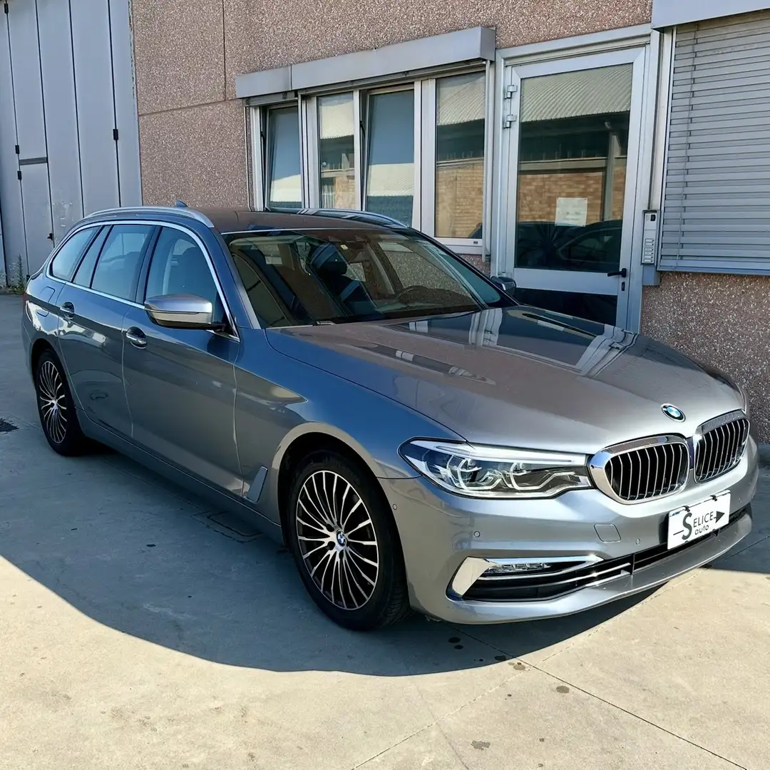BMW 520 520d Touring Luxury auto - 2