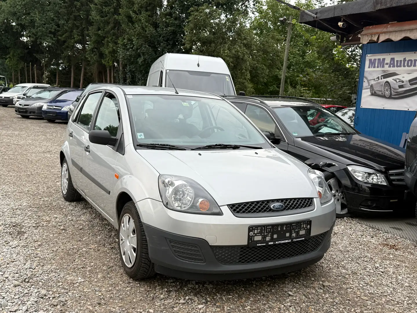 Ford Fiesta Ambiente Gri - 1